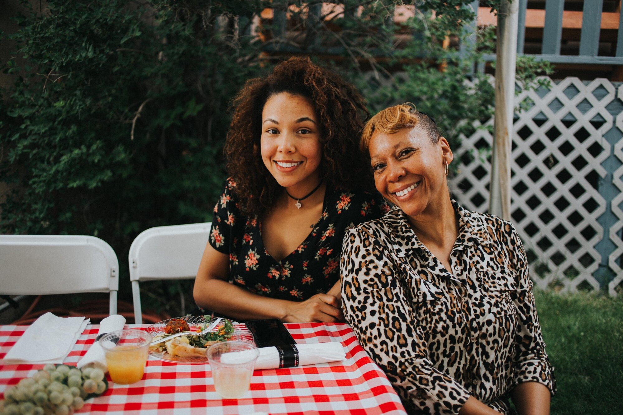  Katie and Frankie had one of the greatest Santa Fe rehearsal dinners that I have ever photographed. I loved that they chose an Italian dinner party theme for their rehearsal dinner at their family’s home in Santa Fe, New Mexico. From the red and whi