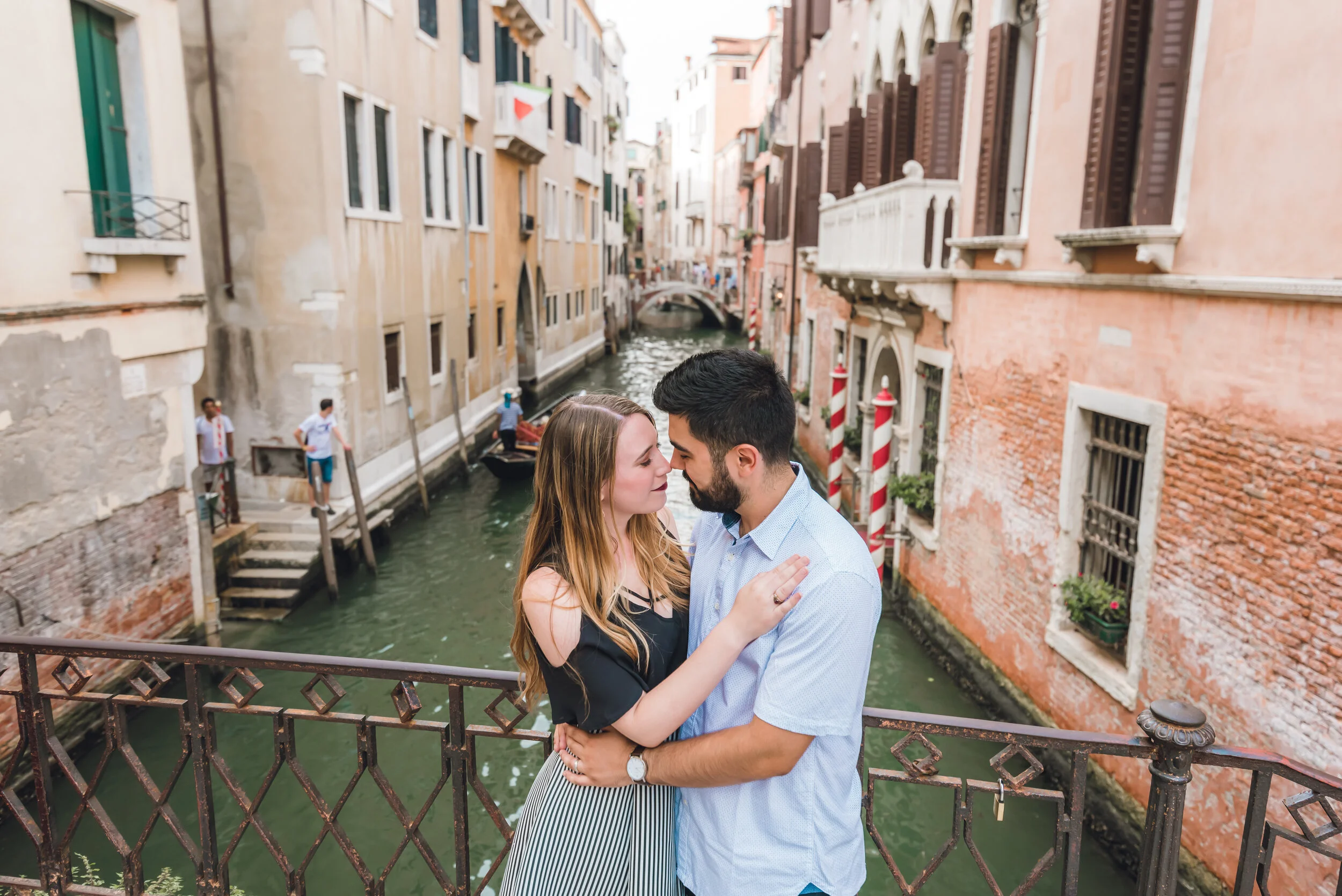 Honeymoon photo shoot in Venice