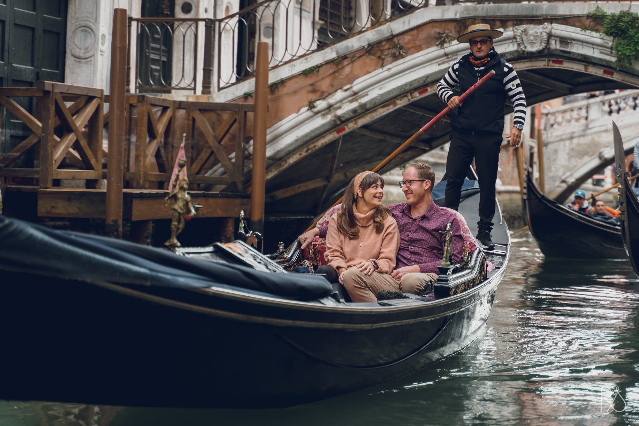 Proposal in Venice on a gondola 04