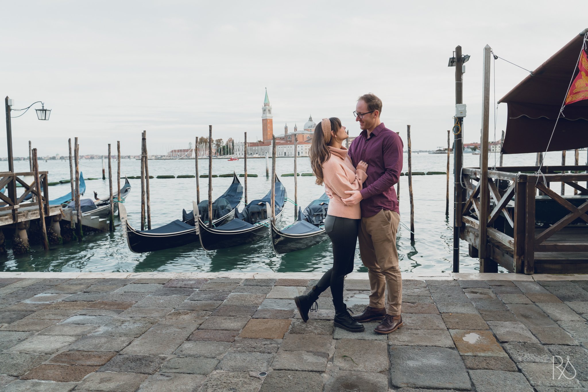 Proposal in Venice on a gondola 09