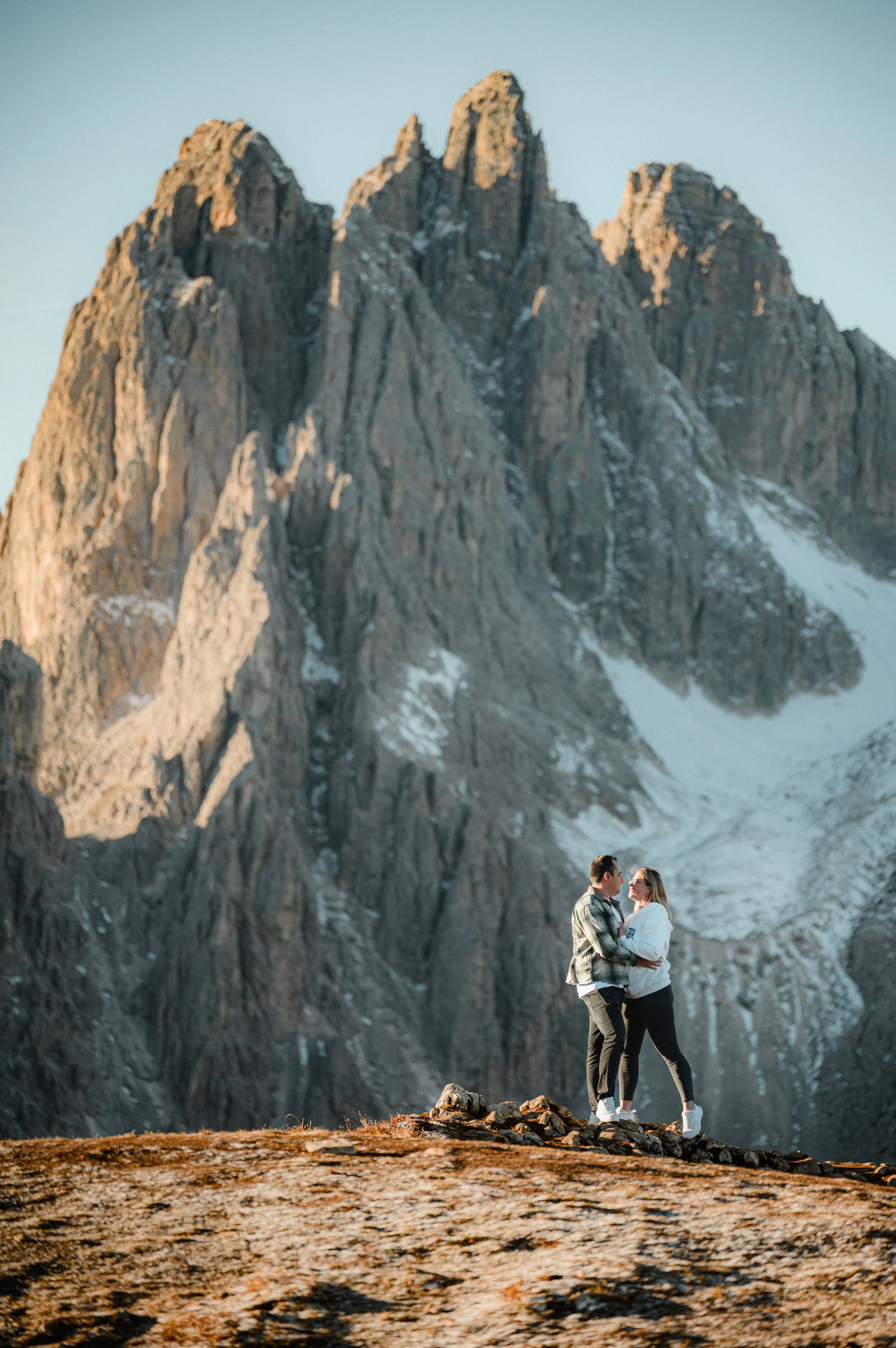  Highly recommended! Raul helped me organize a surprise proposal in an amazing location, the Dolomites. Our communication were pleasant and helpful throughout the process. Needless to say, his photography skills and the quality of his equipment are o