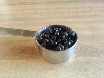 1/2 cup of juniper berries