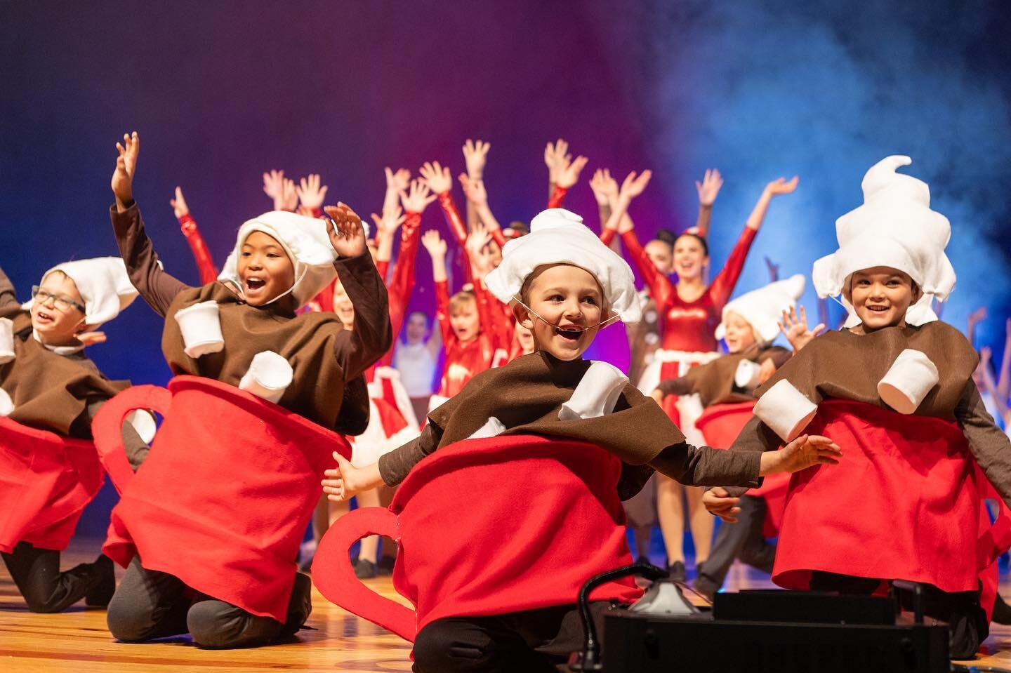 Peaks worked with @wearebridge.church to put on their Christmas Production which included almost 200 members in their cast and crew. There was singing, acting, dancing with @dancevolutionflagstaff, and even a mariachi band!

Peaks provided audio cont