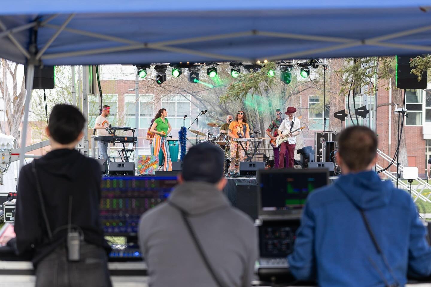 We celebrated earth day with @sunentertainment this weekend at the 2024 Earth Jam Festival!🌎 

Had a blast with @baddeliciousband, @sierra.bryan_ , @chklzofficial and a few dance/percussion groups.
Peaks provided lighting and sound for the main stag