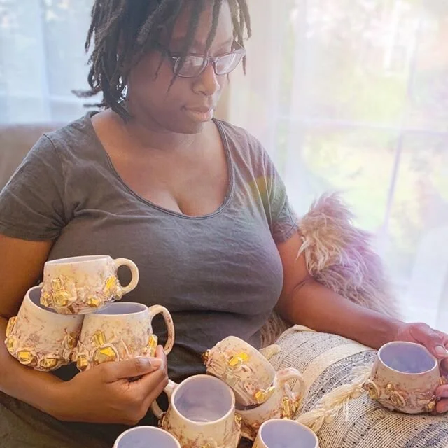 The kiln birthed so many beautiful mugs this week! I&rsquo;m so excited to show you guys. The mug sale will be tomorrow at 9 pm est. There will be a lot of gold splatter mugs (as you can see!) and they&rsquo;re various sizes 😊 I&rsquo;m not a produc