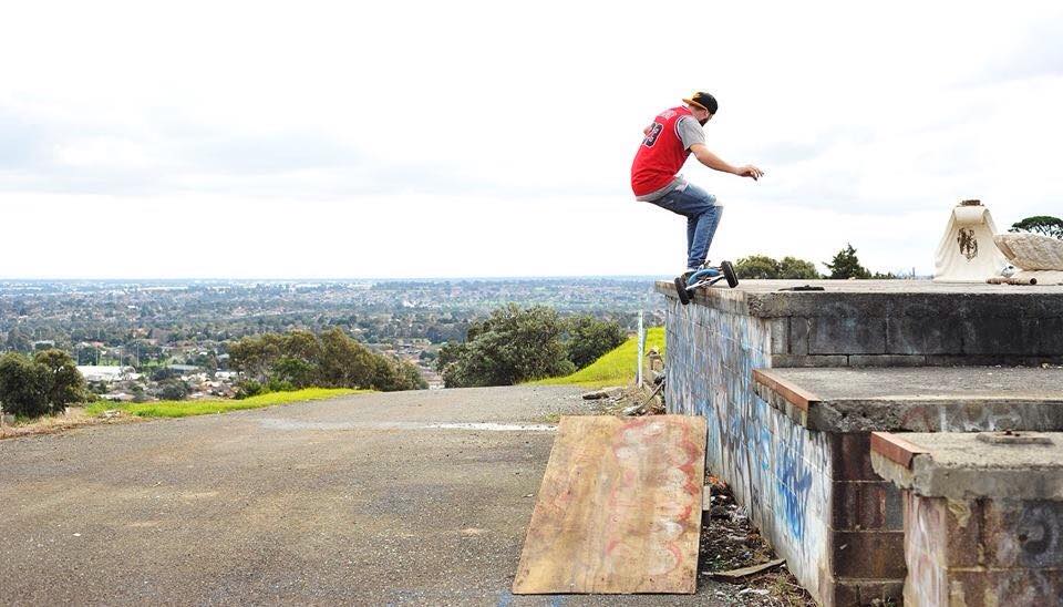 packer wallride.jpg