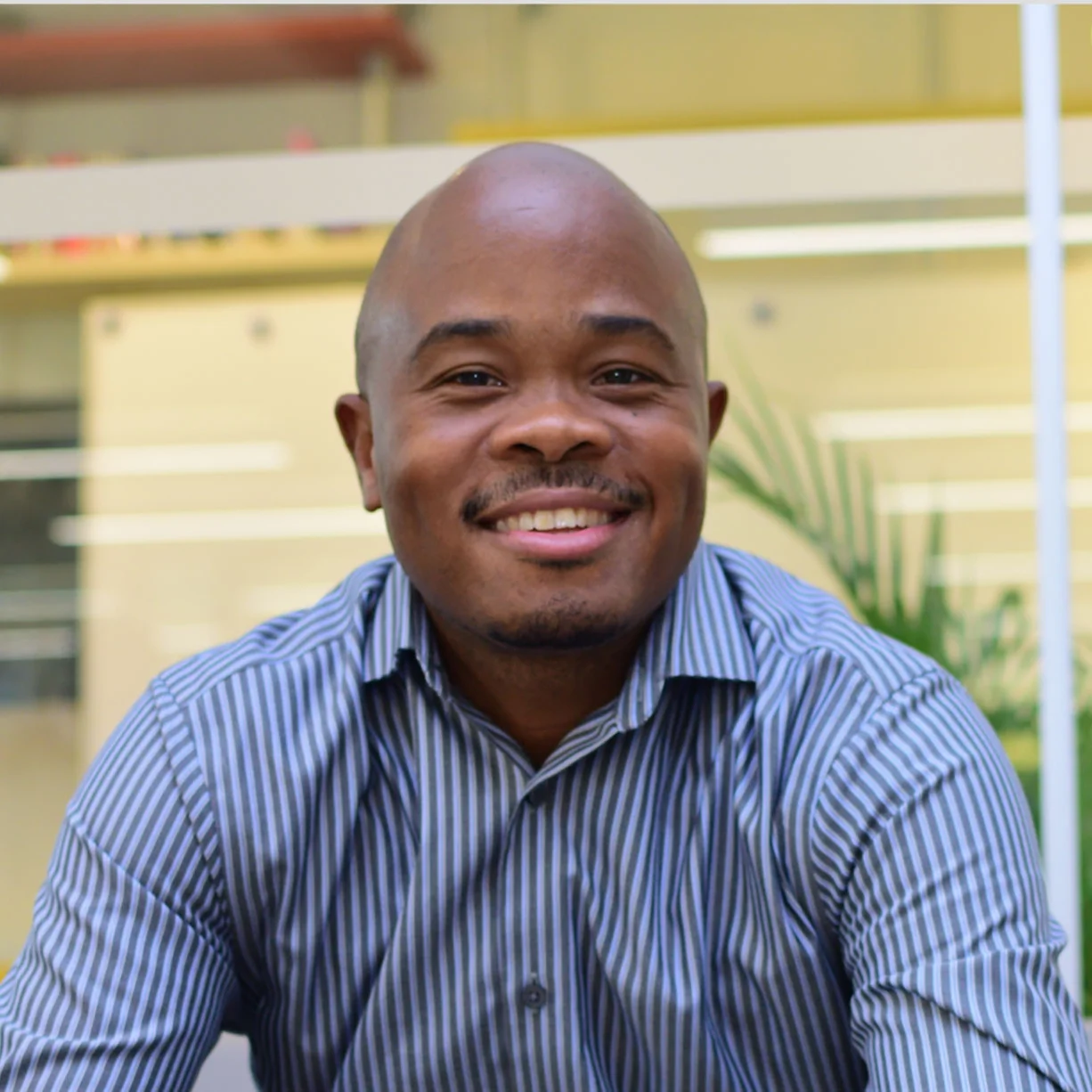Fred-Swaniker-Headshot.jpg