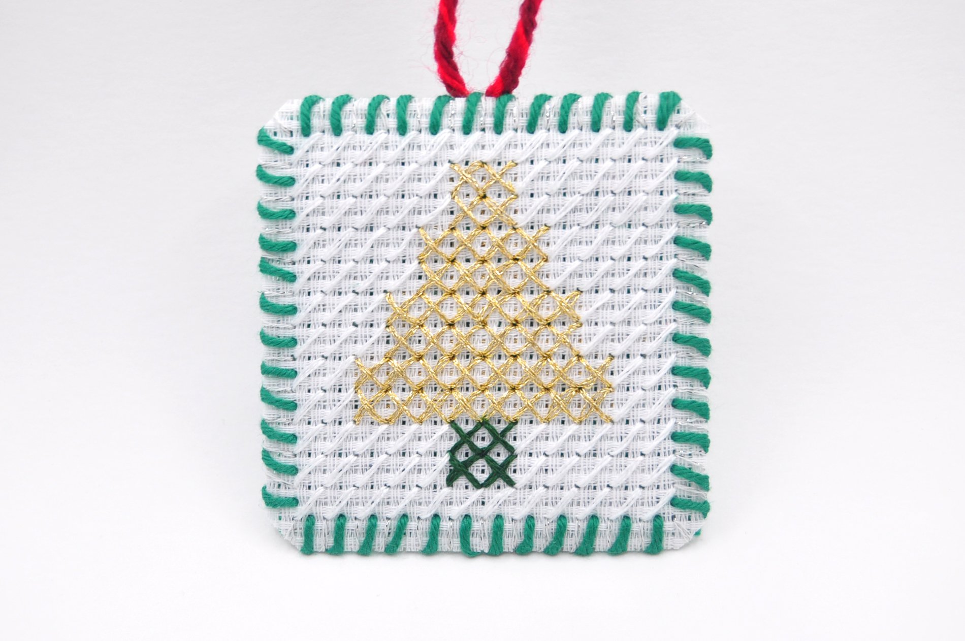 XMASTREE-ornament_gold_green_silver.JPG