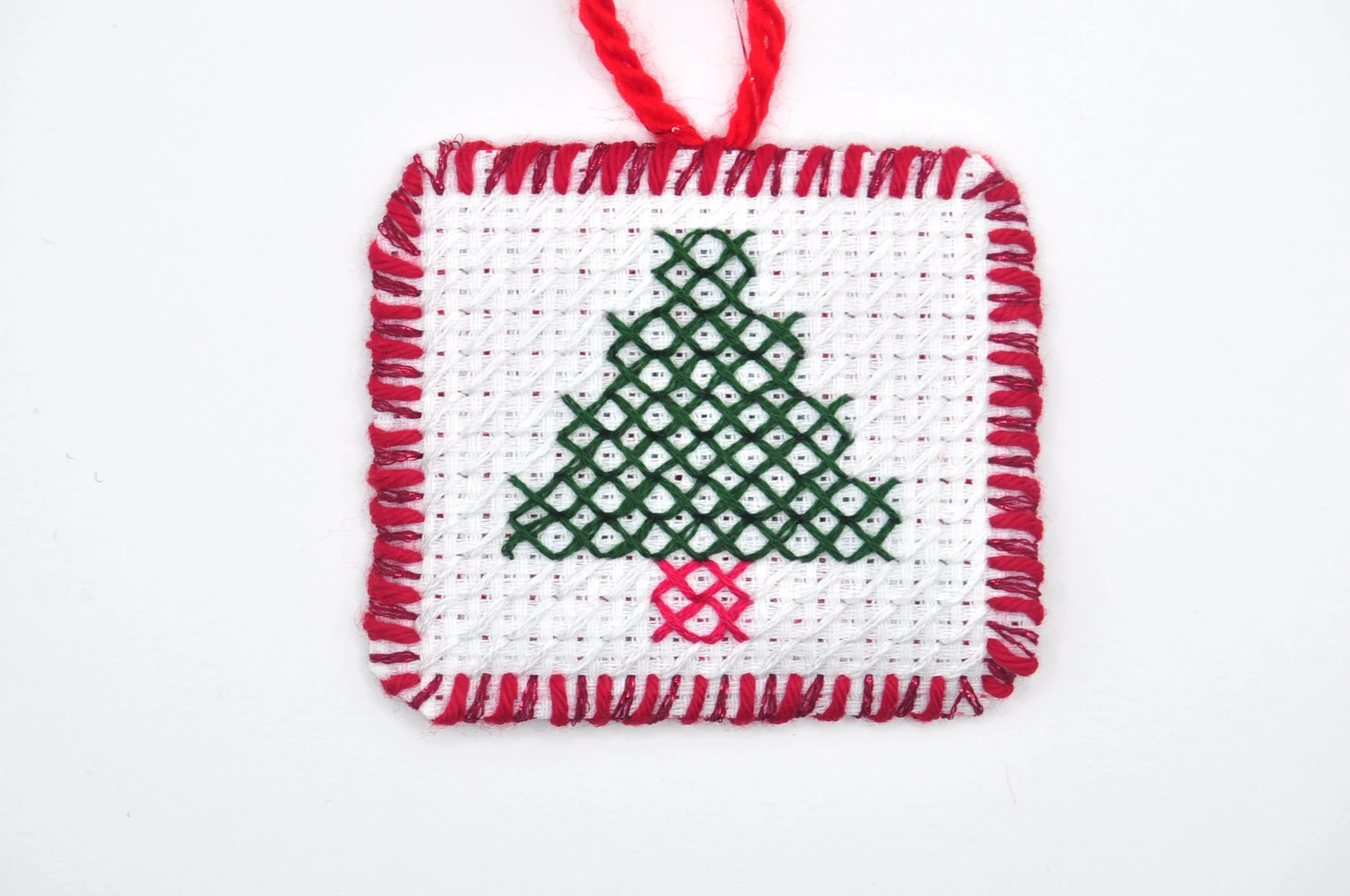 XMASTREE-ornament-darkgreen_red_red.jpg