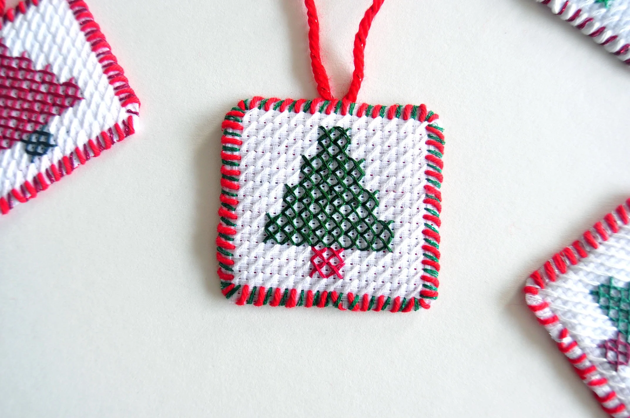 XMAS TREE ORNAMENT.jpg