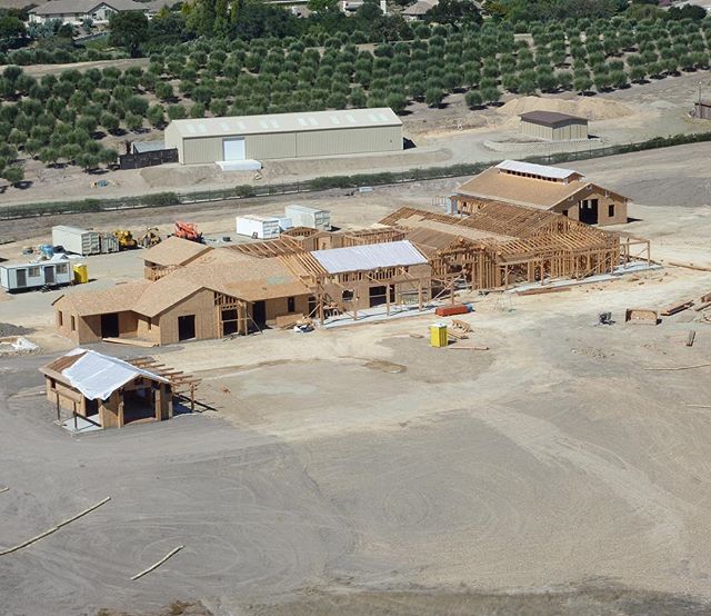 Aerial view of the construction on this beautiful Santa Ynez Valley custom house!! #californiaarchitecture #montecito #santabarbara #santaynez #santaynezvalley #mtbconstruction #construction #contractor #buildersofig