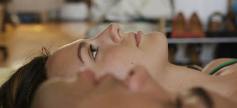  "Stare" music video 