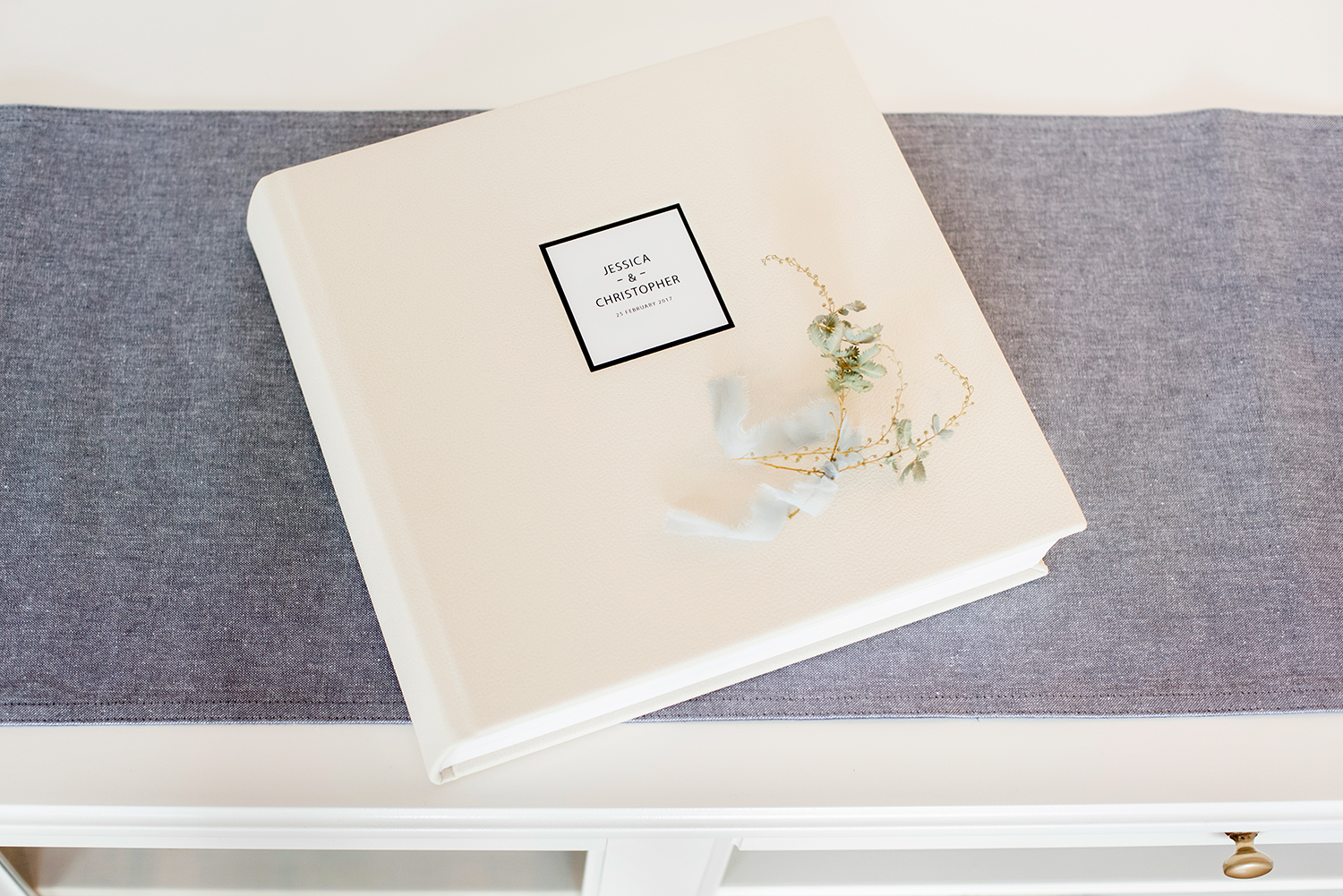 deray and simcoe wedding portrait and brand photographers wedding pictures albums