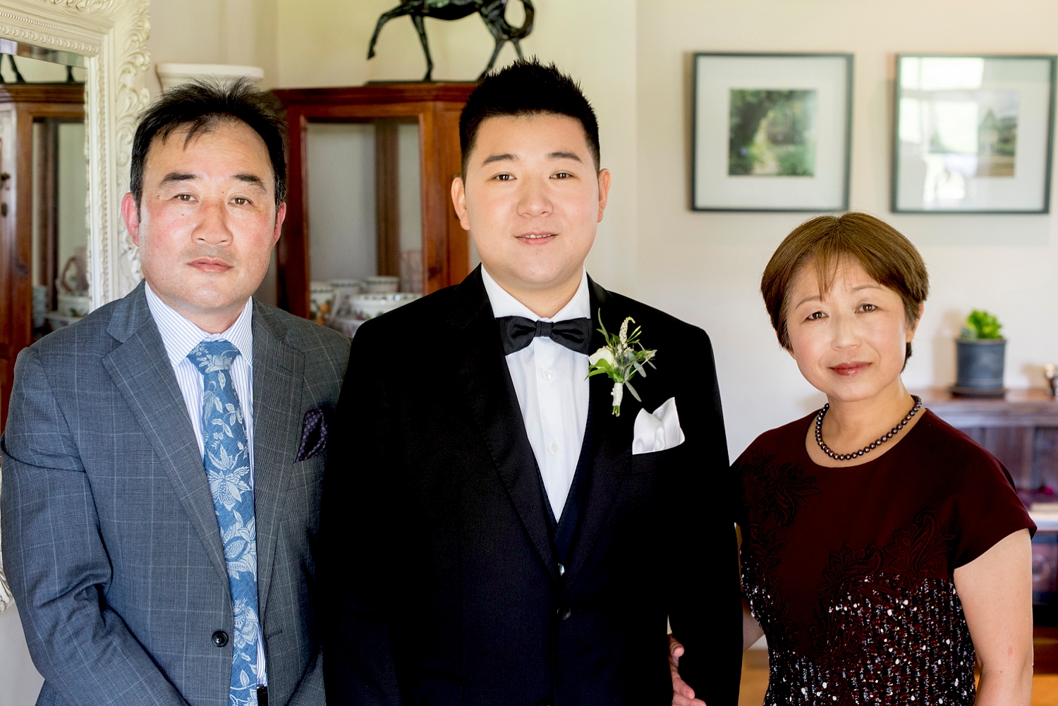 04_groom and parents.jpg