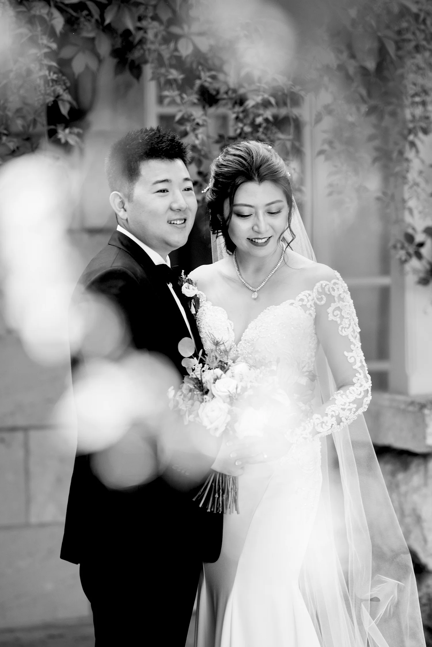 31_black and white couple photo.jpg