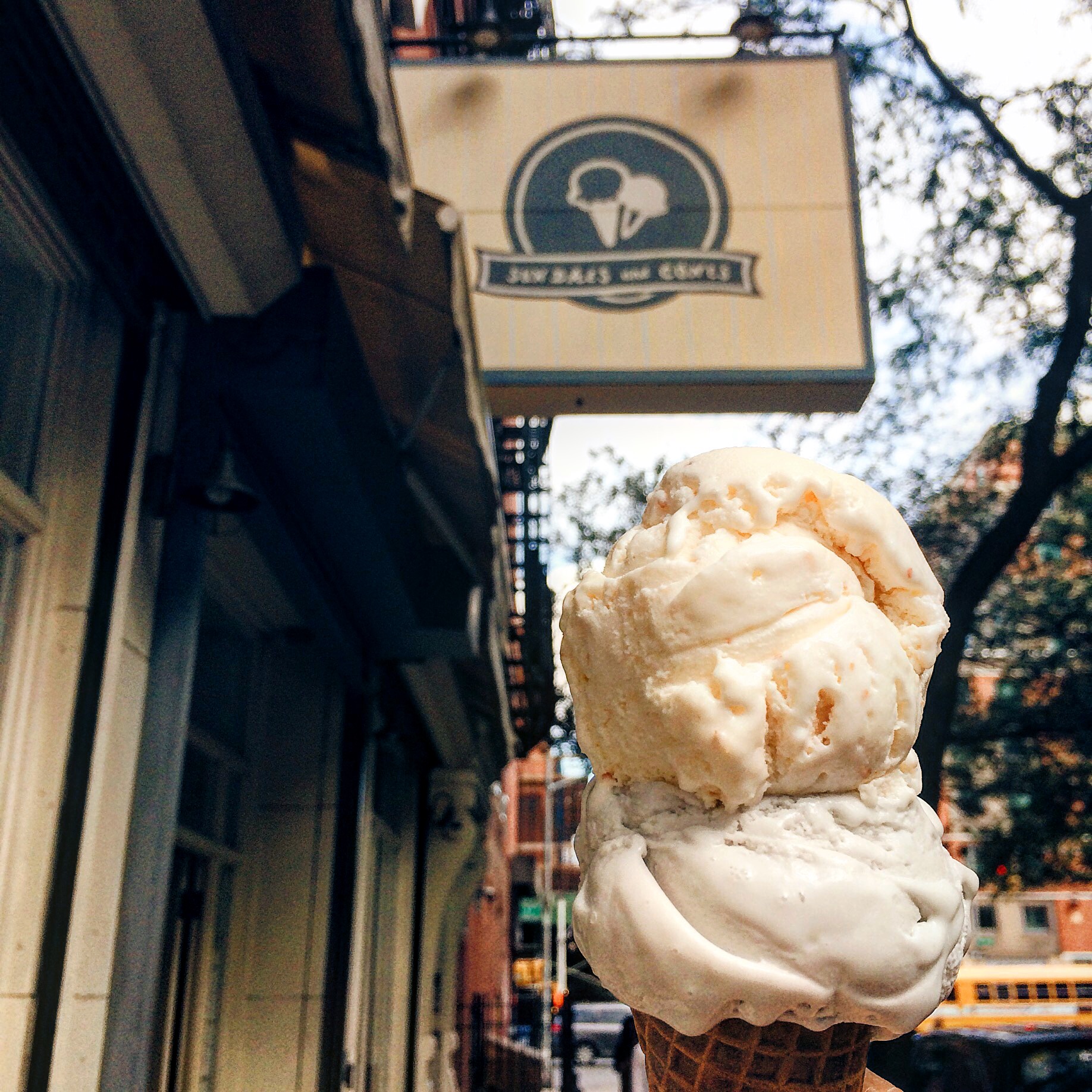 Sundaes & Cones