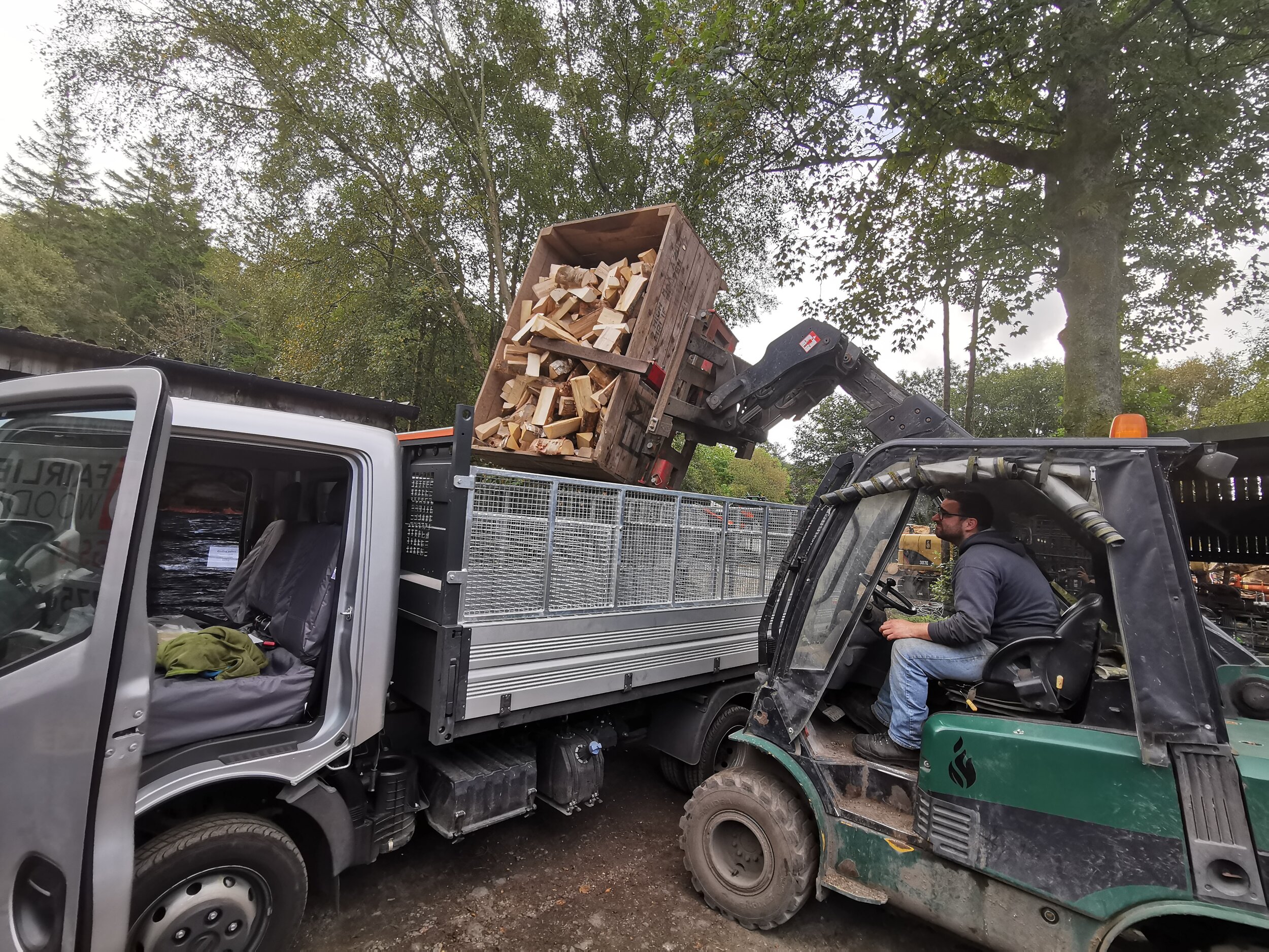 Fairlie Woodfuels Kiln dried hardwood & softwood, kindling, net bags