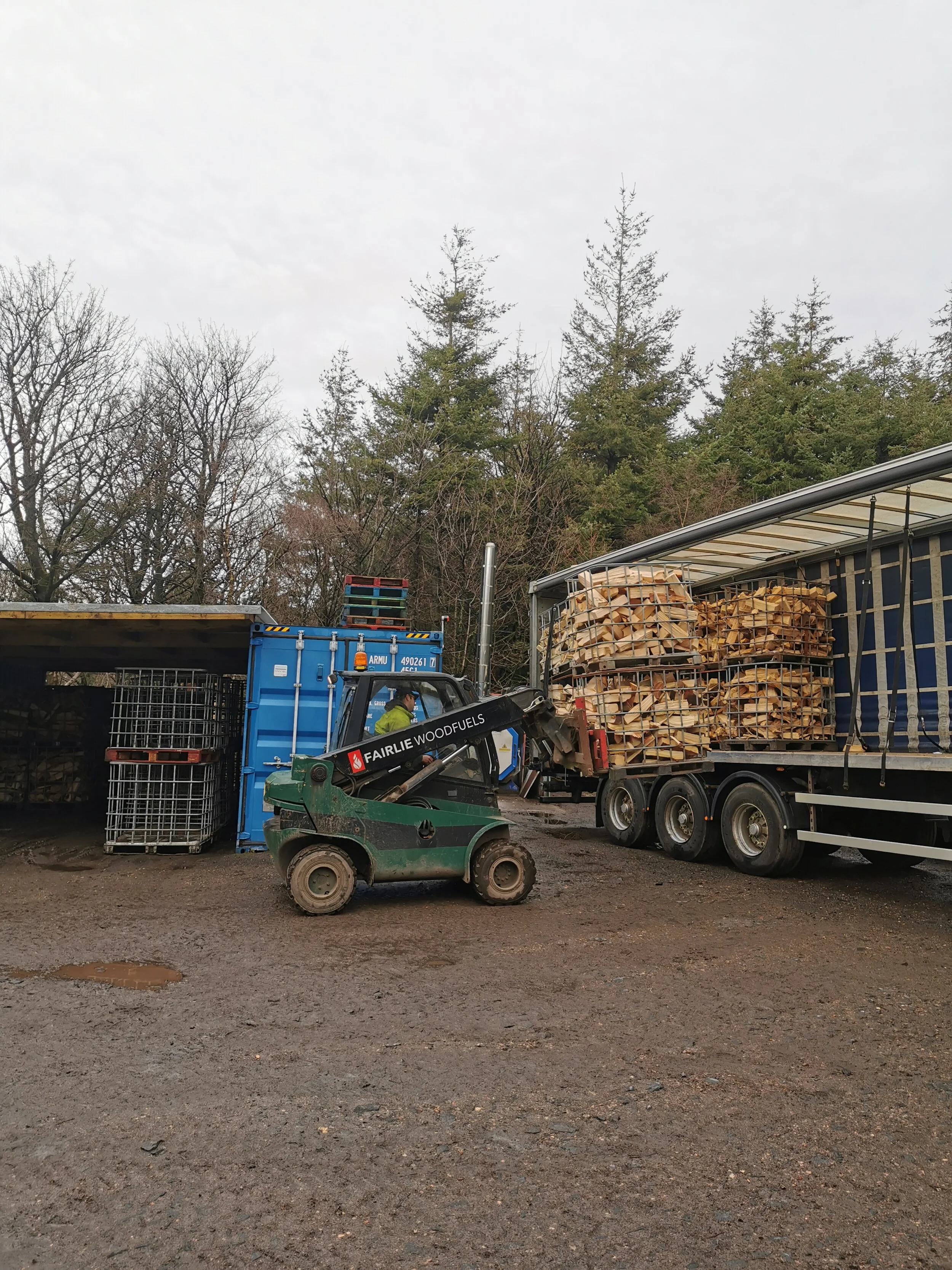 Fairlie Woodfuels Kiln dried hardwood & softwood, kindling, net bags