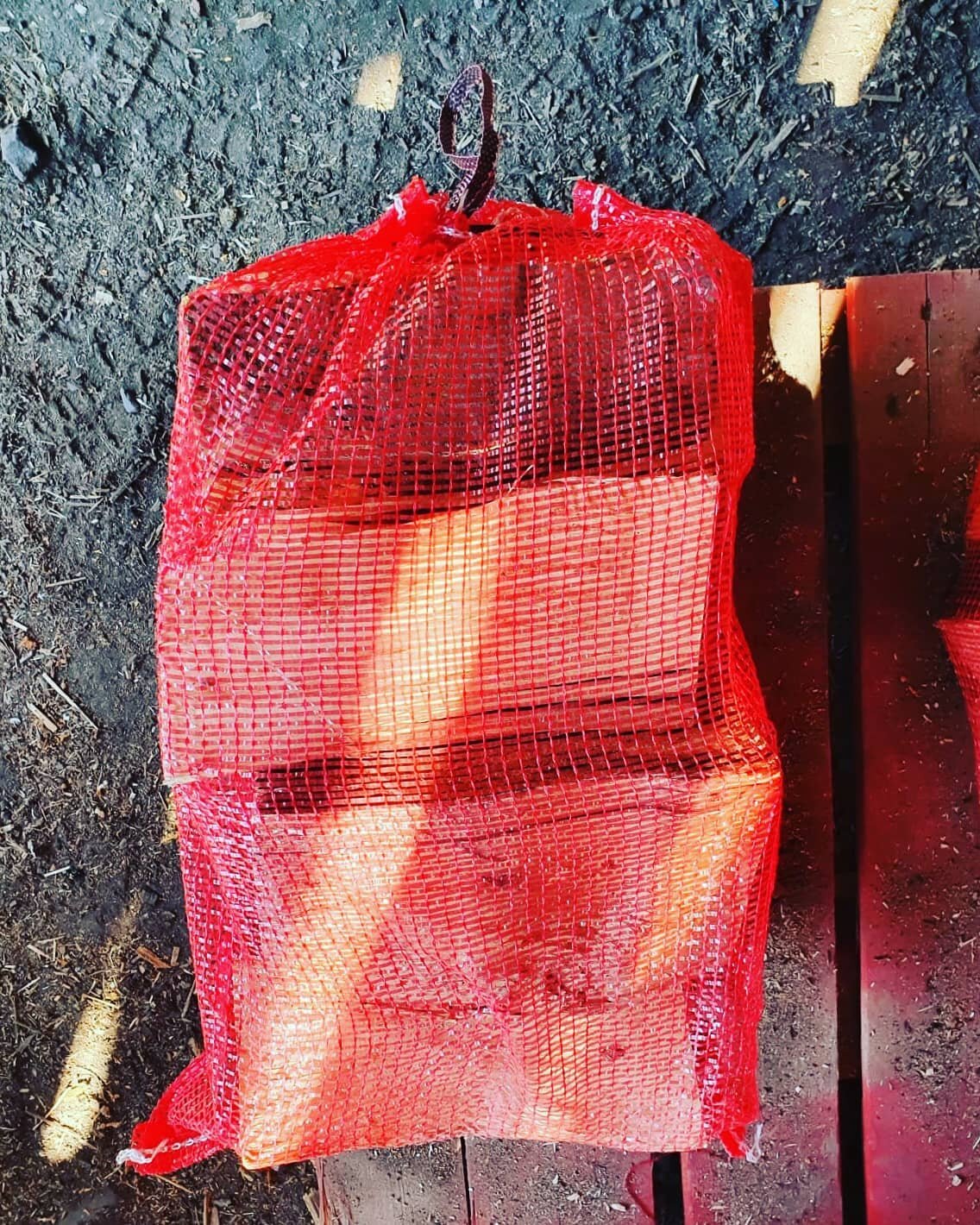 🔥🔥COMPETITION TIME🔥🔥

FOR A CHANCE OF WINNING A NET OF HARDWOOD LOGS ...

SHARE TO YOUR STORY 
 TAG 3 FRIENDS
FOLLOW FAIRLIE WOODFUELS 

WINNER WILL BE ANNOUNCED ON 15 JUNE

GOOD LUCK

#competition #firepitweather #pizzaoven #followｍe #qualityfir