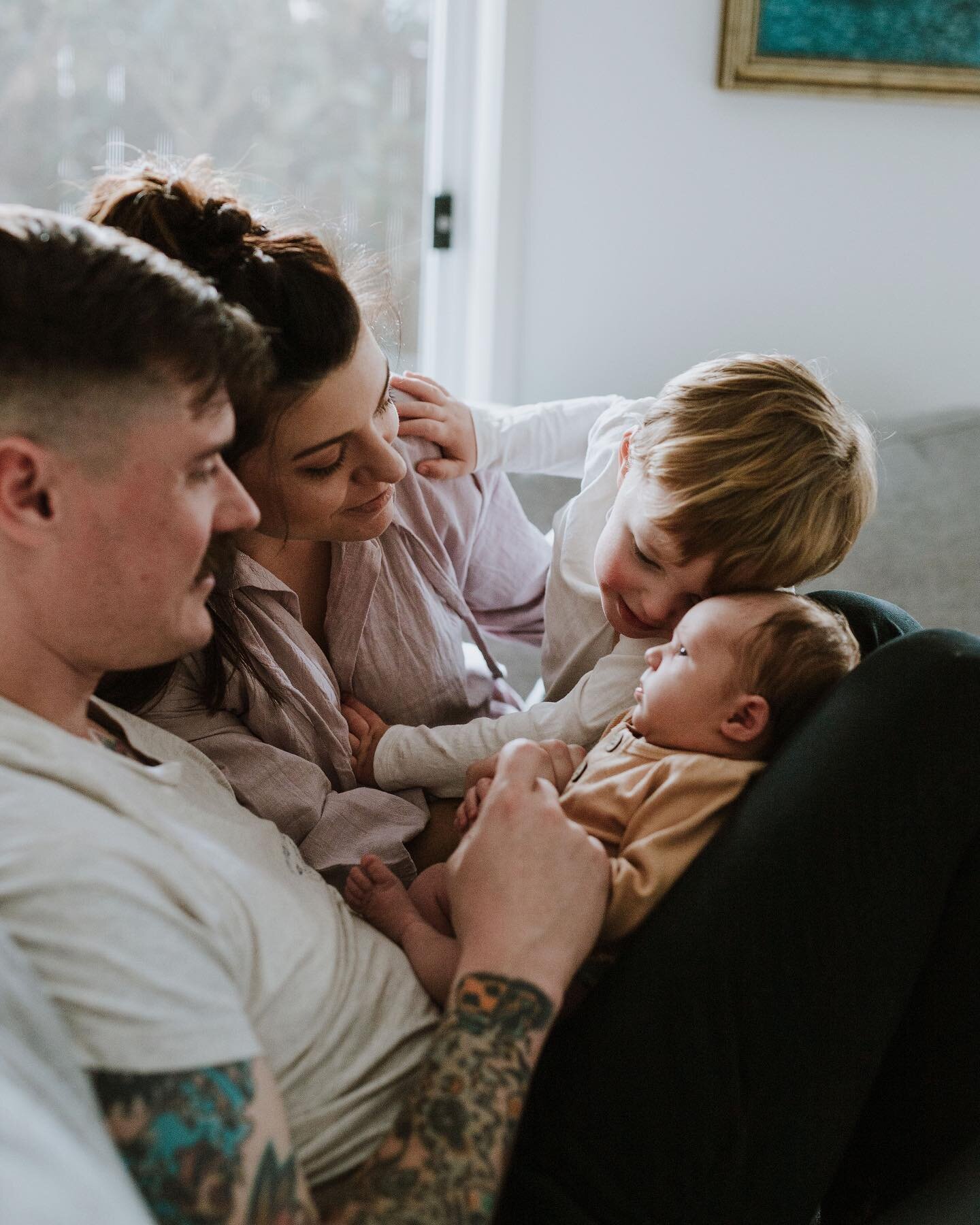 Our little fam 🖤 my heart explodes with gratitude when I look at my two darling babies. Rowan is such a sweet big brother, he absolutely dotes on Maggie with affection! Thank you @natasha_maree_photography for capturing us and you best believe I wil