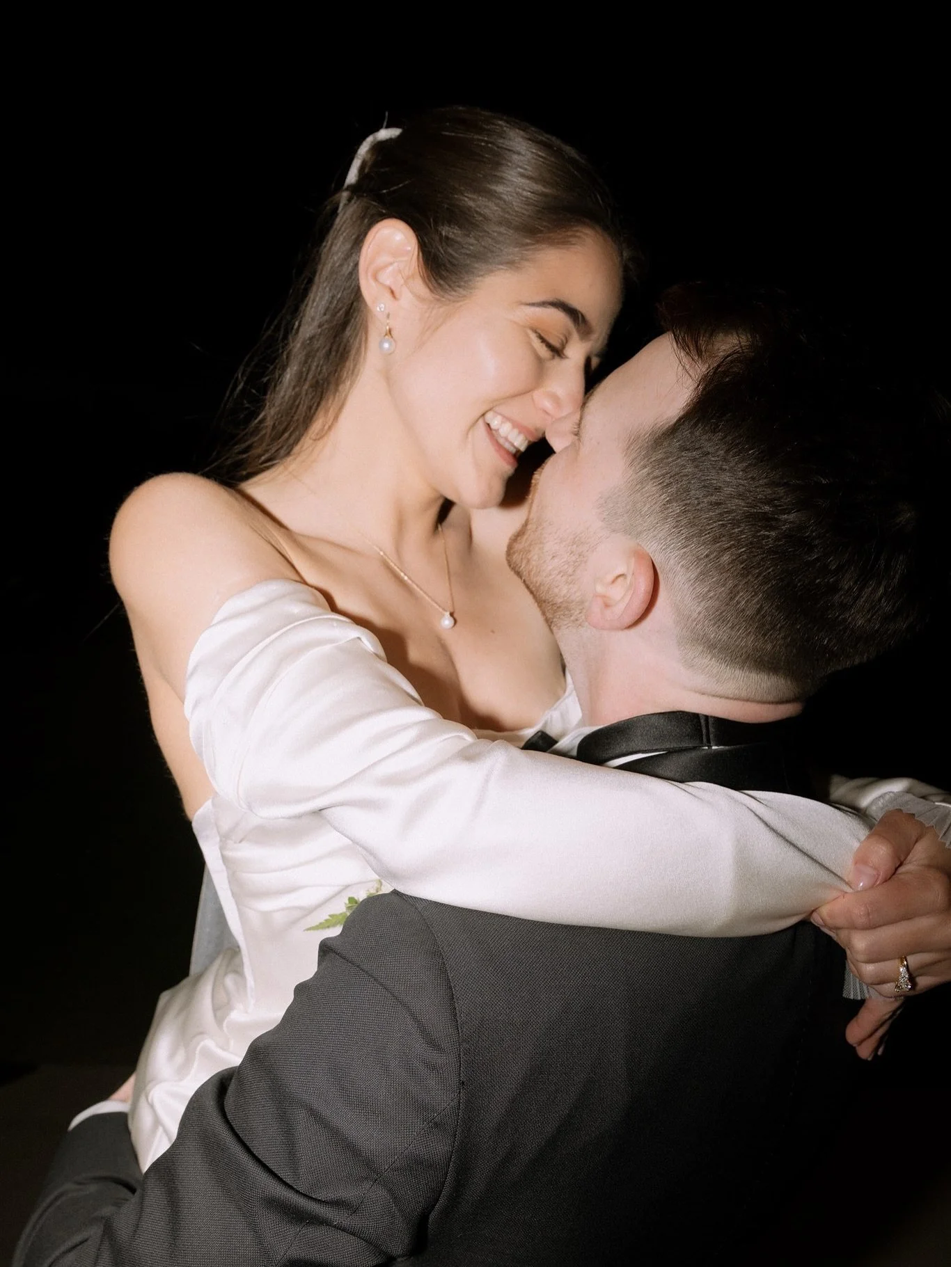Laura &amp; Luke, you were a dream. Effortlessly elegant, genuine, and so present in every moment 🤍
.
.
💋Vendor dream team
Celebrant @chriswhitecelebrant 
Venue @thetrufflefarm 
Florals @joanneflowersofmanuka
Gown @kate_willa 
Suit @mjbale 
Hair st