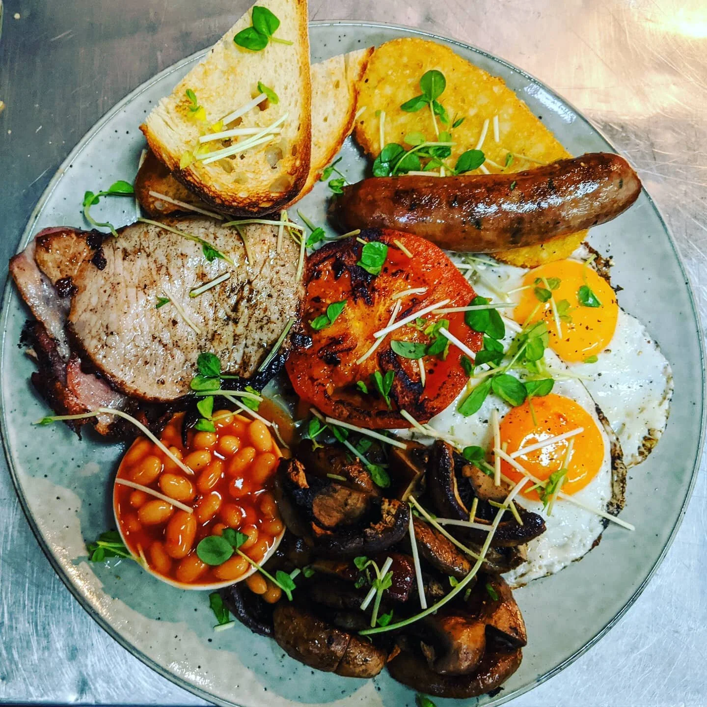 Come and try our big breakfast 😍😍
#littleclive #breakfast #brisbane #brisbaneeats #annerley