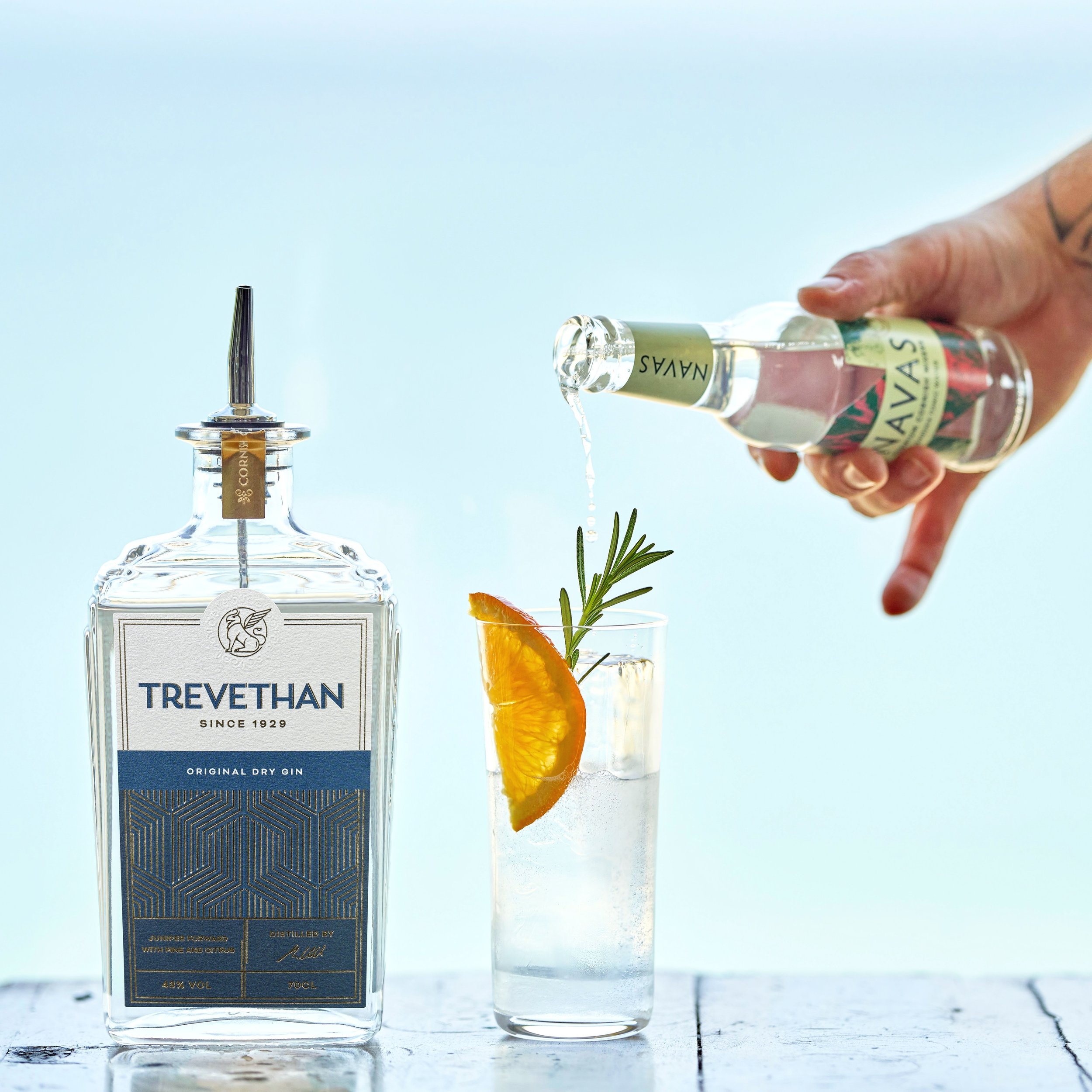 We are teaming up with our friends at @navasdrinks to create the ultimate G&amp;T at this year&rsquo;s @trenchermans_guide Awards, a night where excellence meets elegance.
 
Held at @boveycastlehotel on Monday 29th April, the vintage glamour themed c