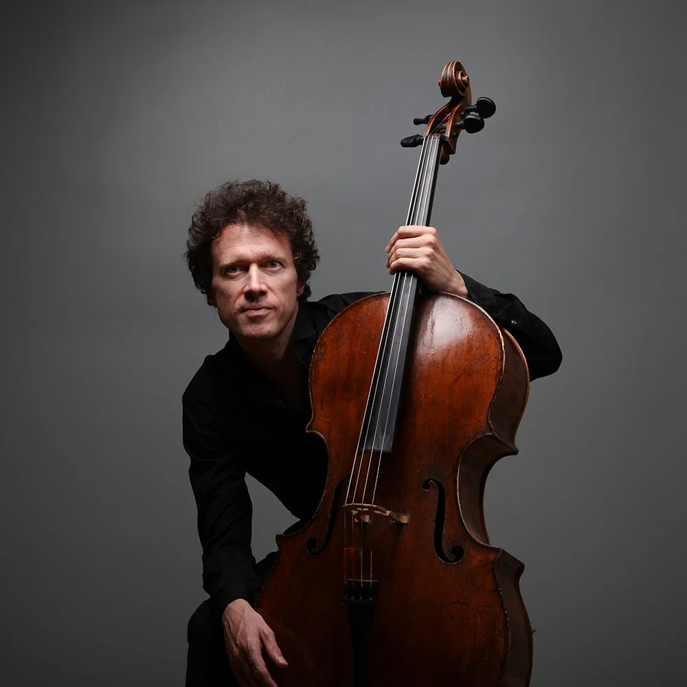 François Salques. Violonceliste. 2016. Pour Totem Production.
