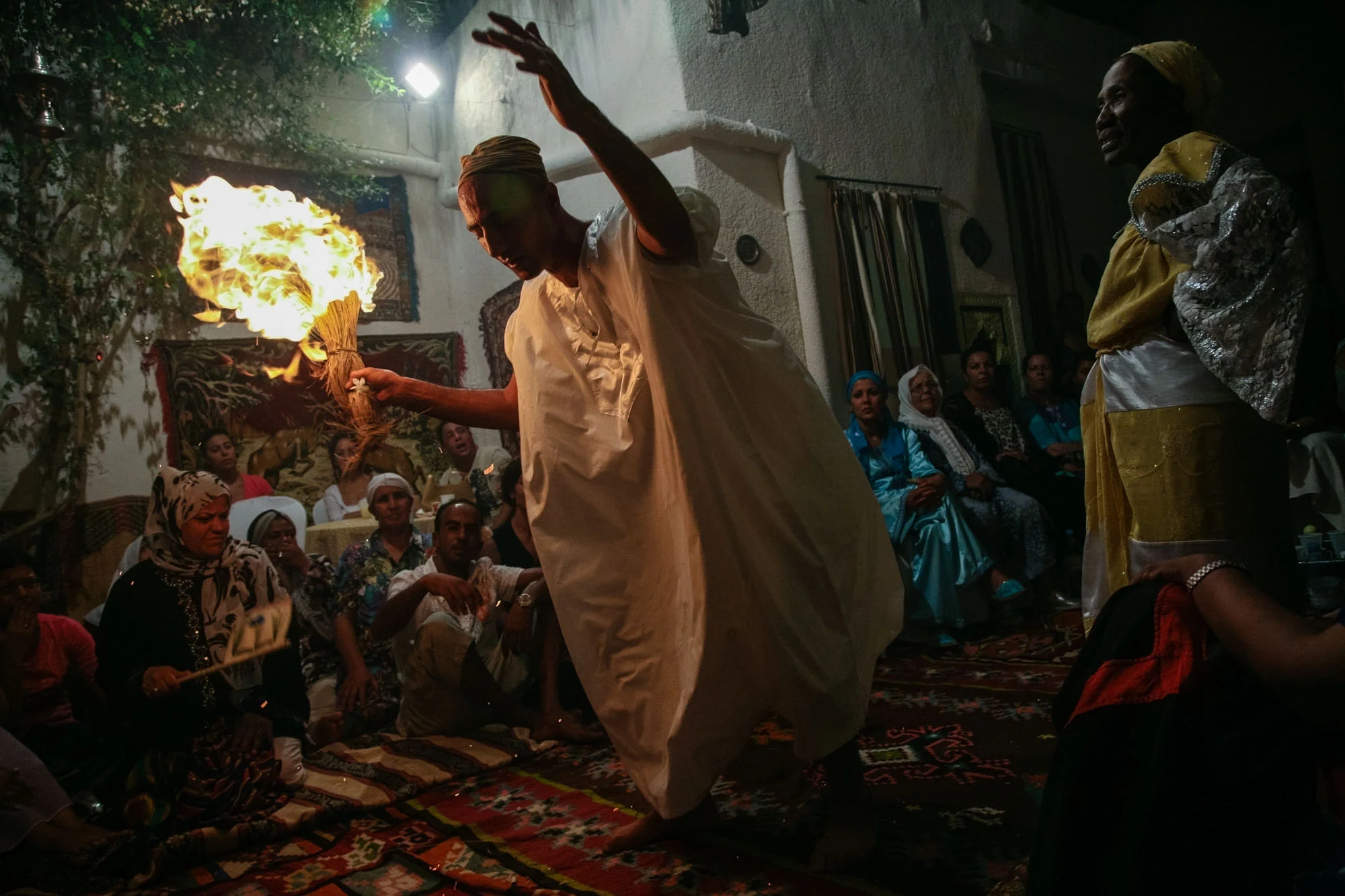28-DERNIERE DANSE-MAG-AUGUSTIN-LE_GALL-59-LA_DERNIERE_DANSE_TUNISIE-2008-2016©Augustin-Le_Gall-Haytham-Pictures-2008-IMG_2620-Modifier.jpg