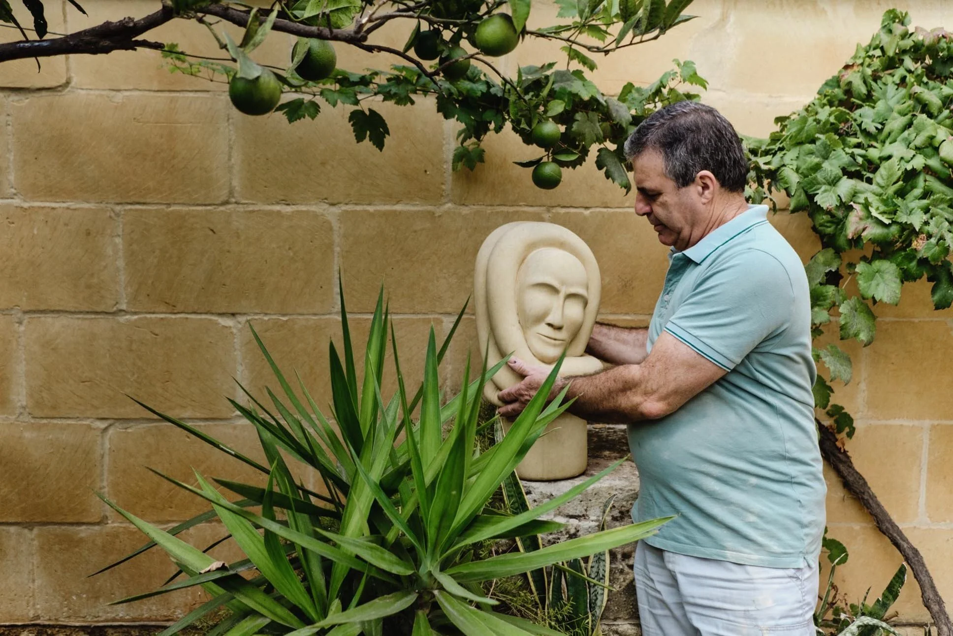 Joe Xuereb, sculpteur de pierre