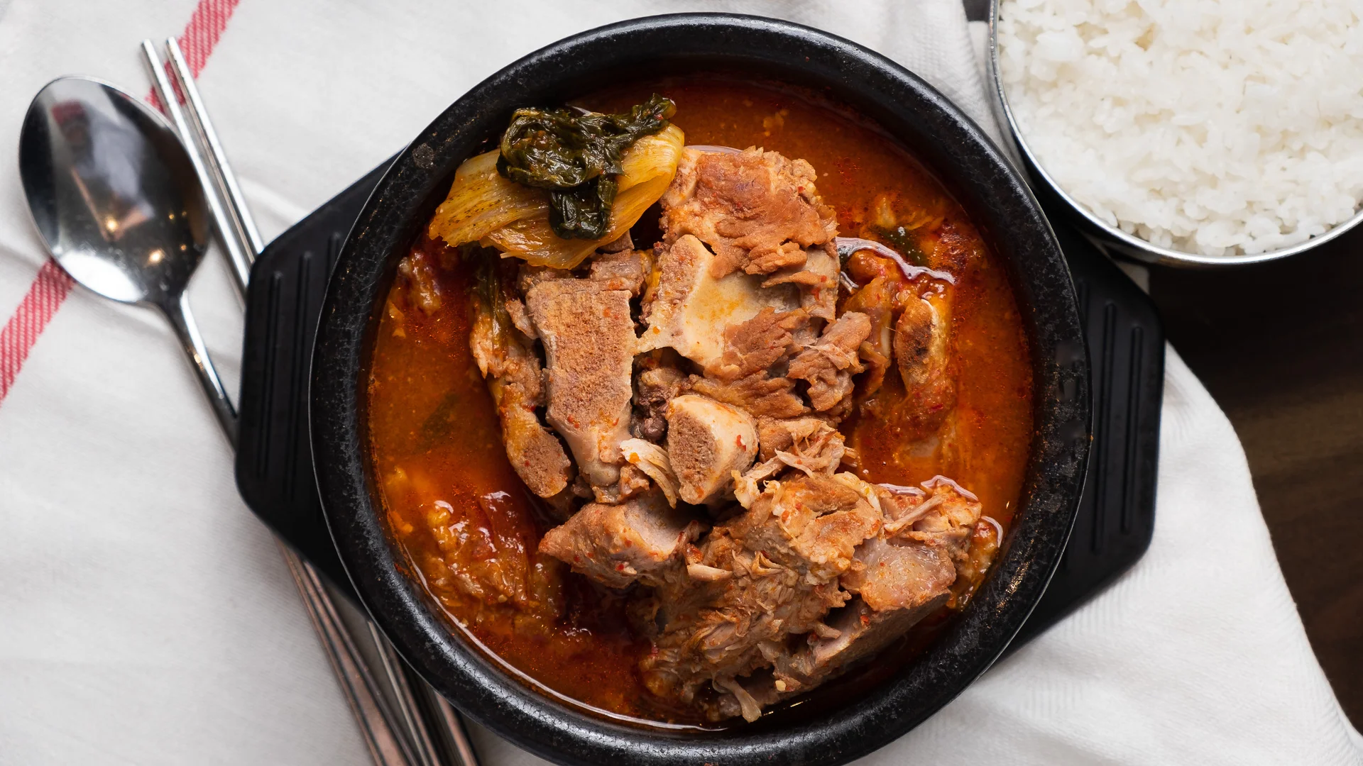 T1. Gamjatang : Pork on the Bone Soup.jpg