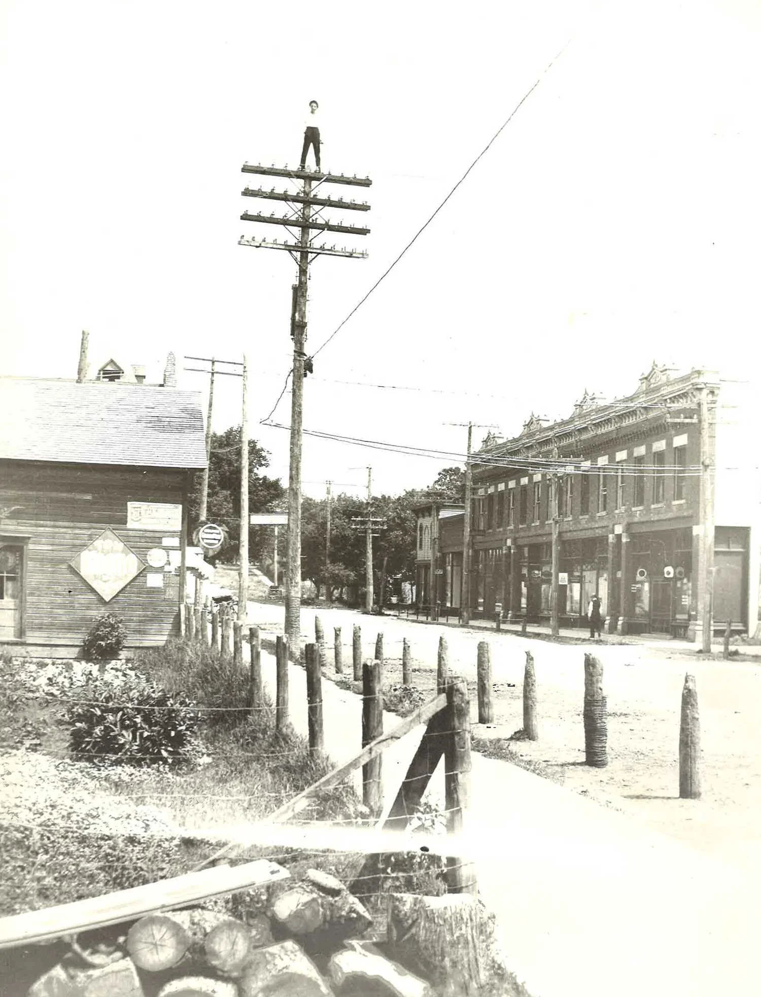 21a Part of River St. Delano, Minn.jpg