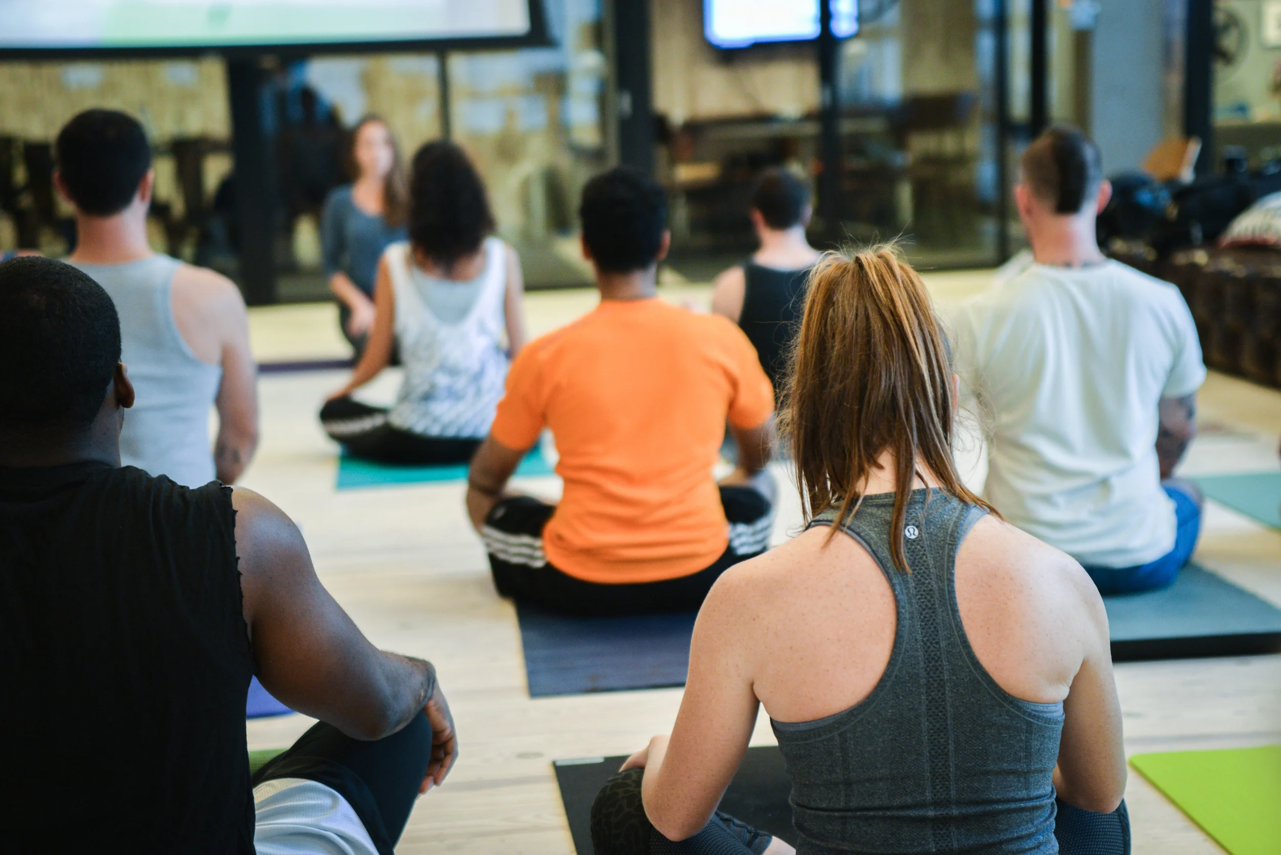  Grip the Mat hosts "Balance and Brews", a specially curated yoga event with seasonal beer tasting.  WeWork, DC.  Photo by Ben Droz. 