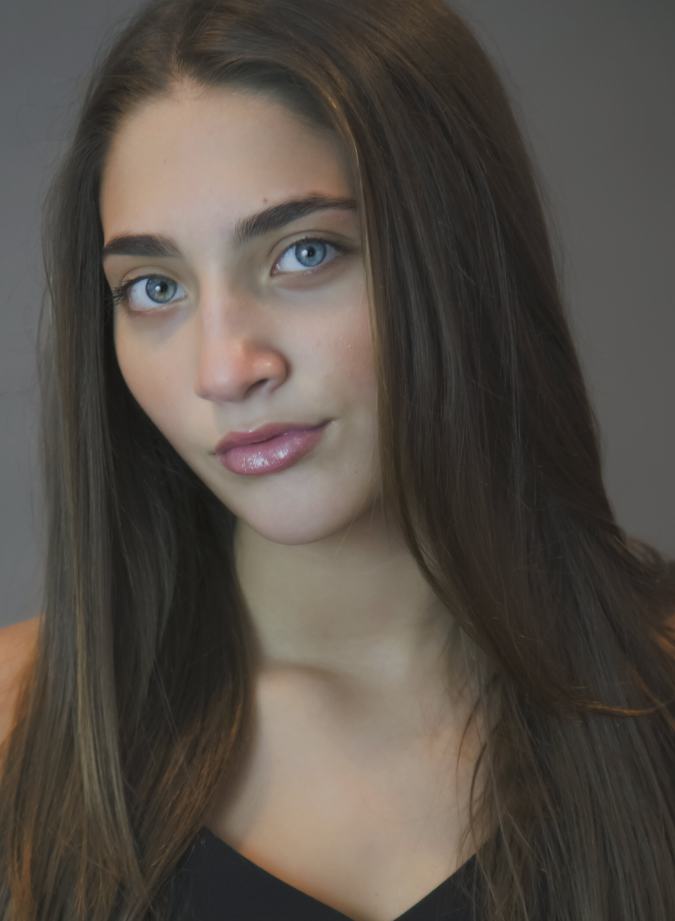 headshot8small.jpg