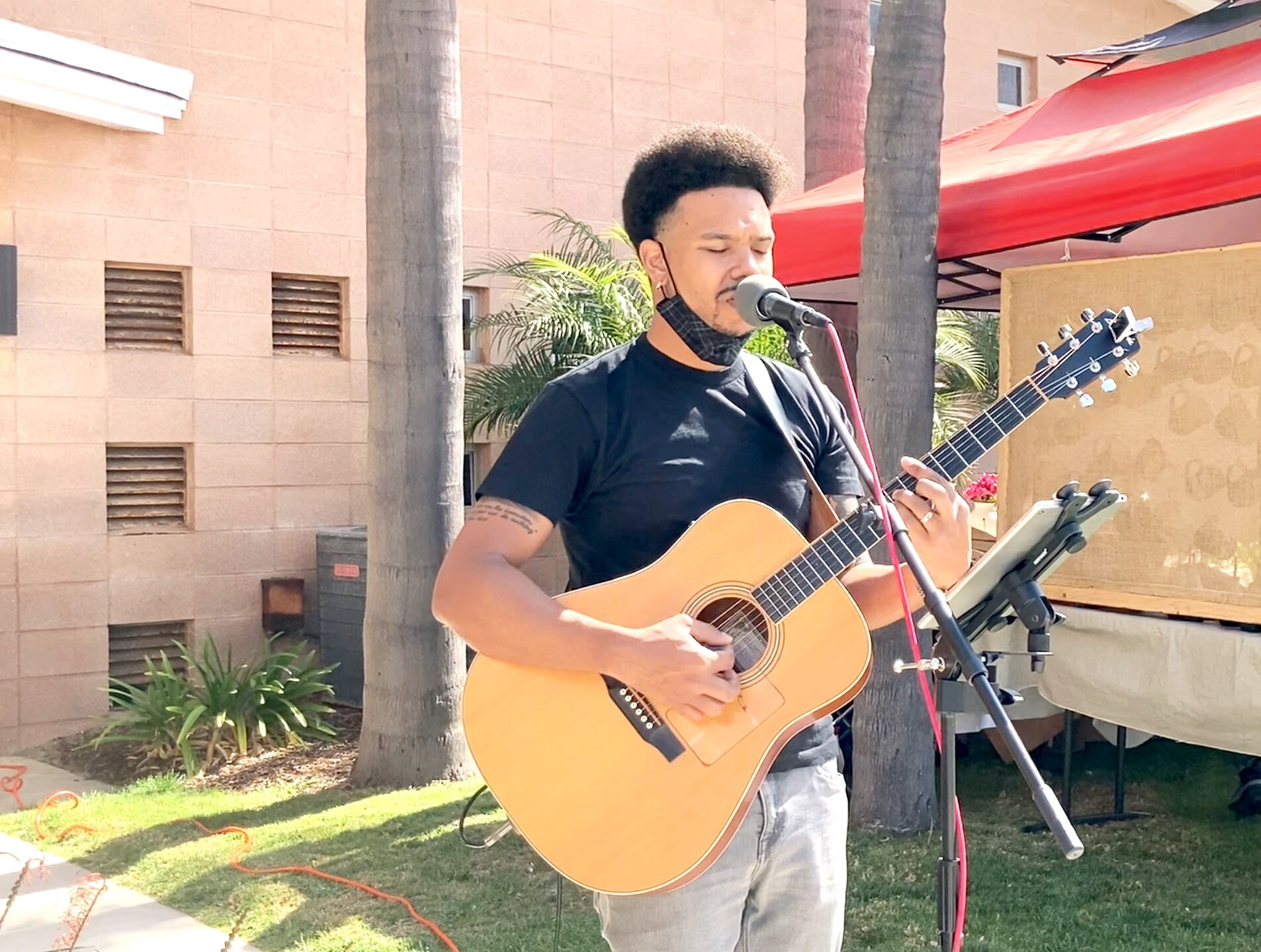 LIVE AT CARLSBAD MAKER'S MARKET