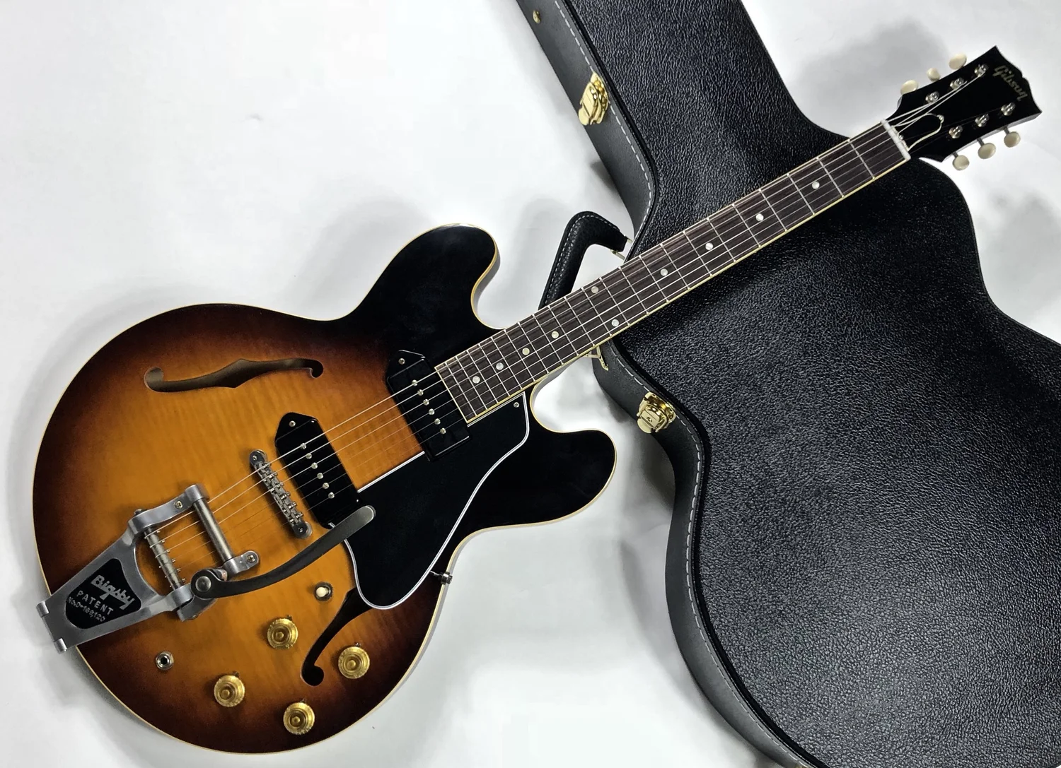 ギター ES-330 Dot VOS Ebony w/Bigsby GIBSON 本日入荷のNew Gibson Guitar『ES-330 Dot VOS Ebony w/Bigsby