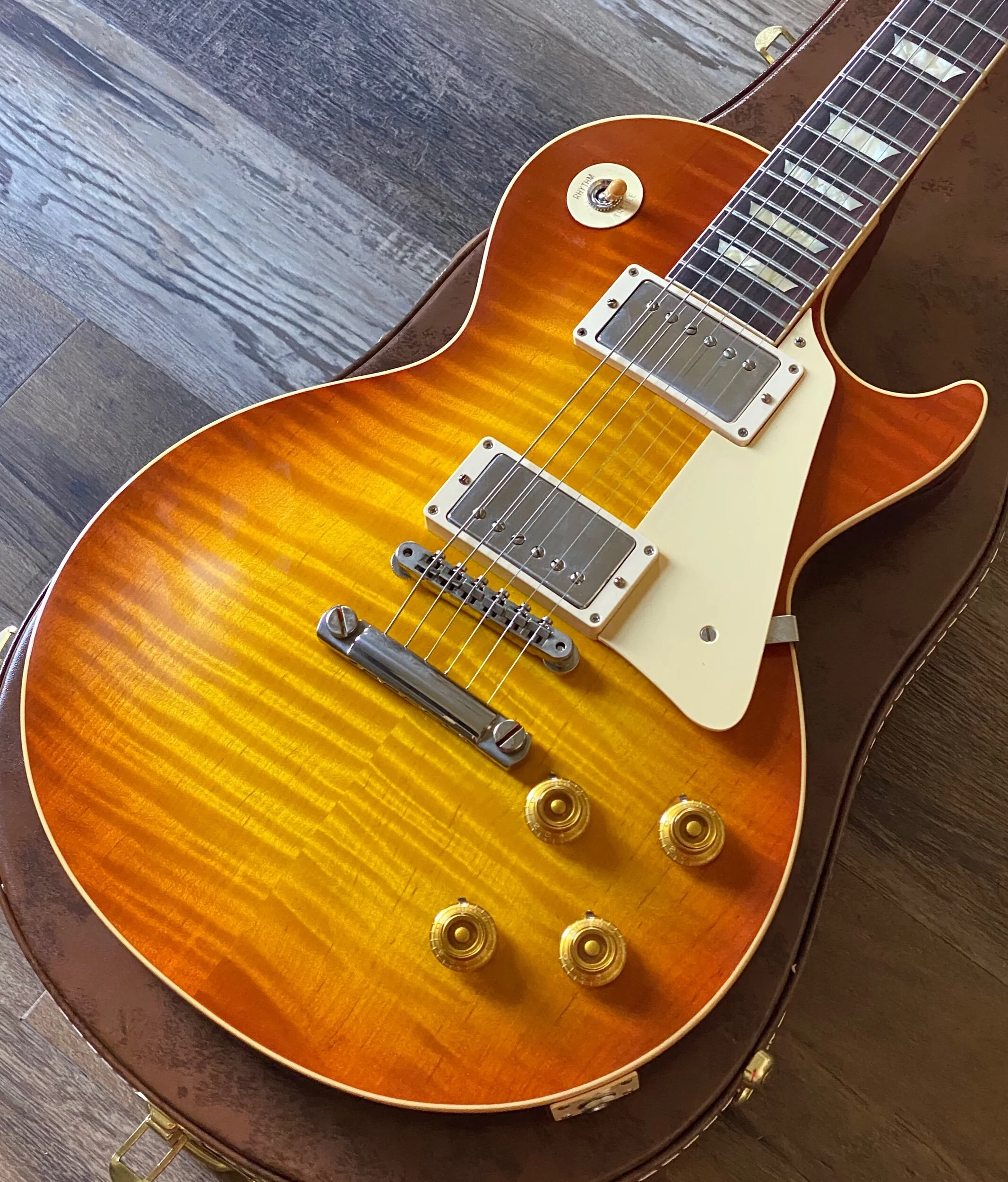 39EE7068-59EF-420C-88B4-0955592619C0