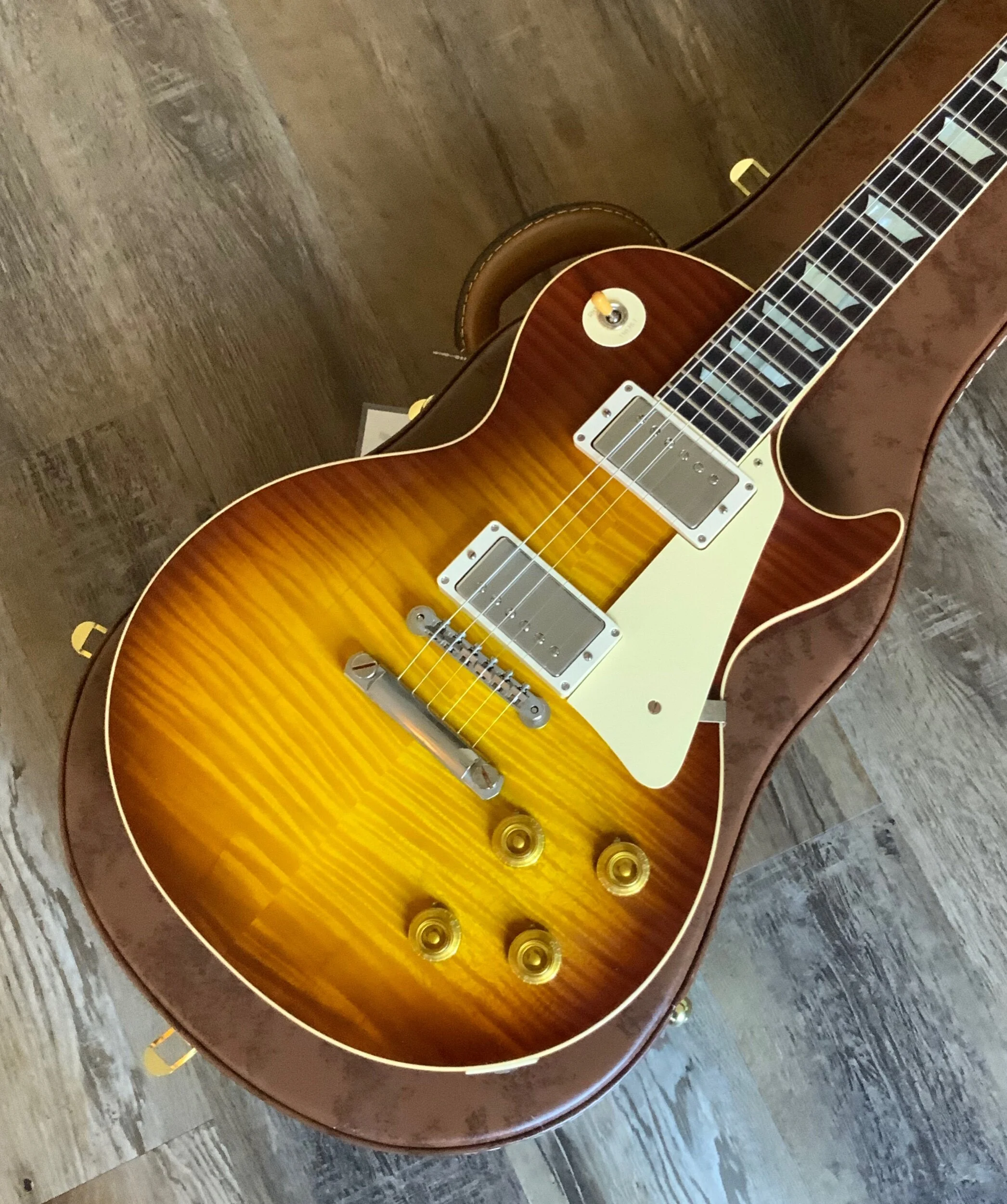 7D95DE2F-4165-4FC4-8F12-13B1D5FEF6F4