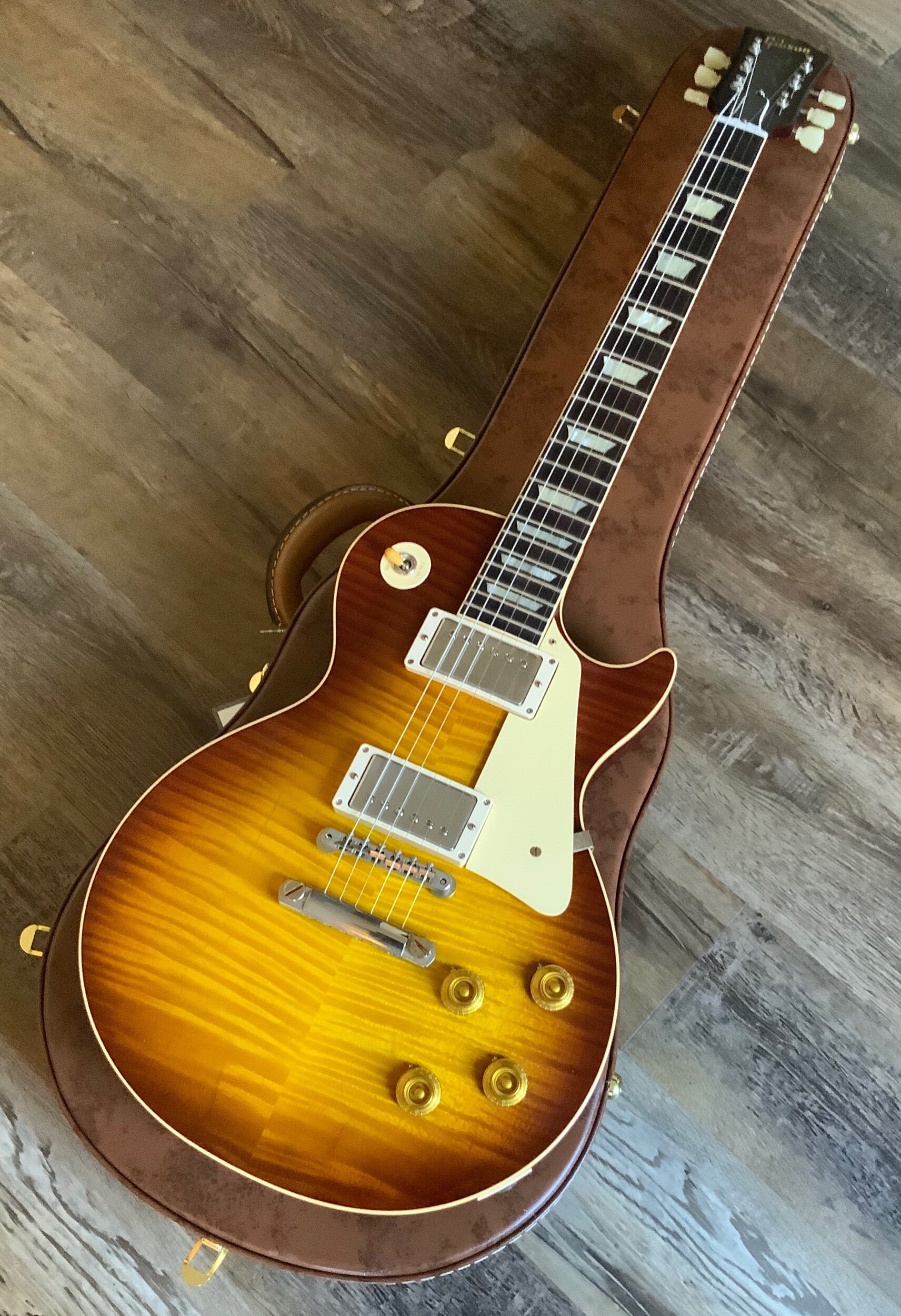 FE112EFE-0777-4E7F-AA35-4B56A13FB63E