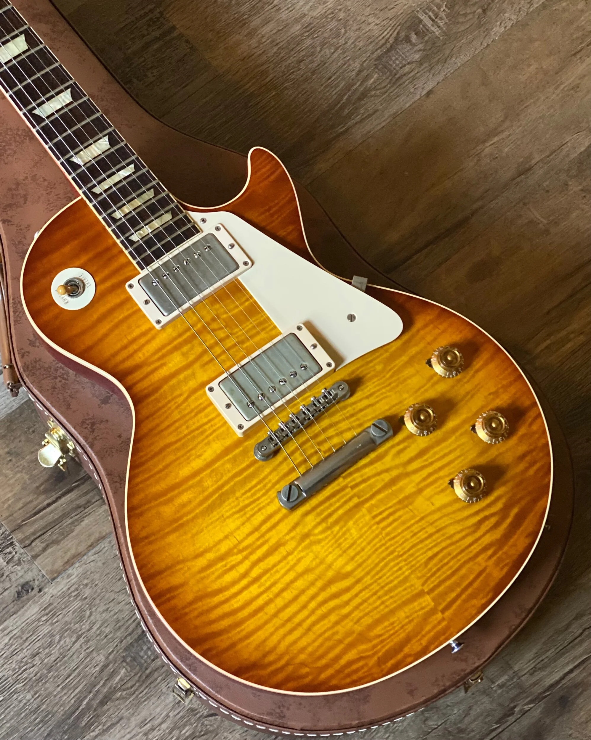 9D0AE6F5-A9B7-4404-80F2-BAA16EBF585B