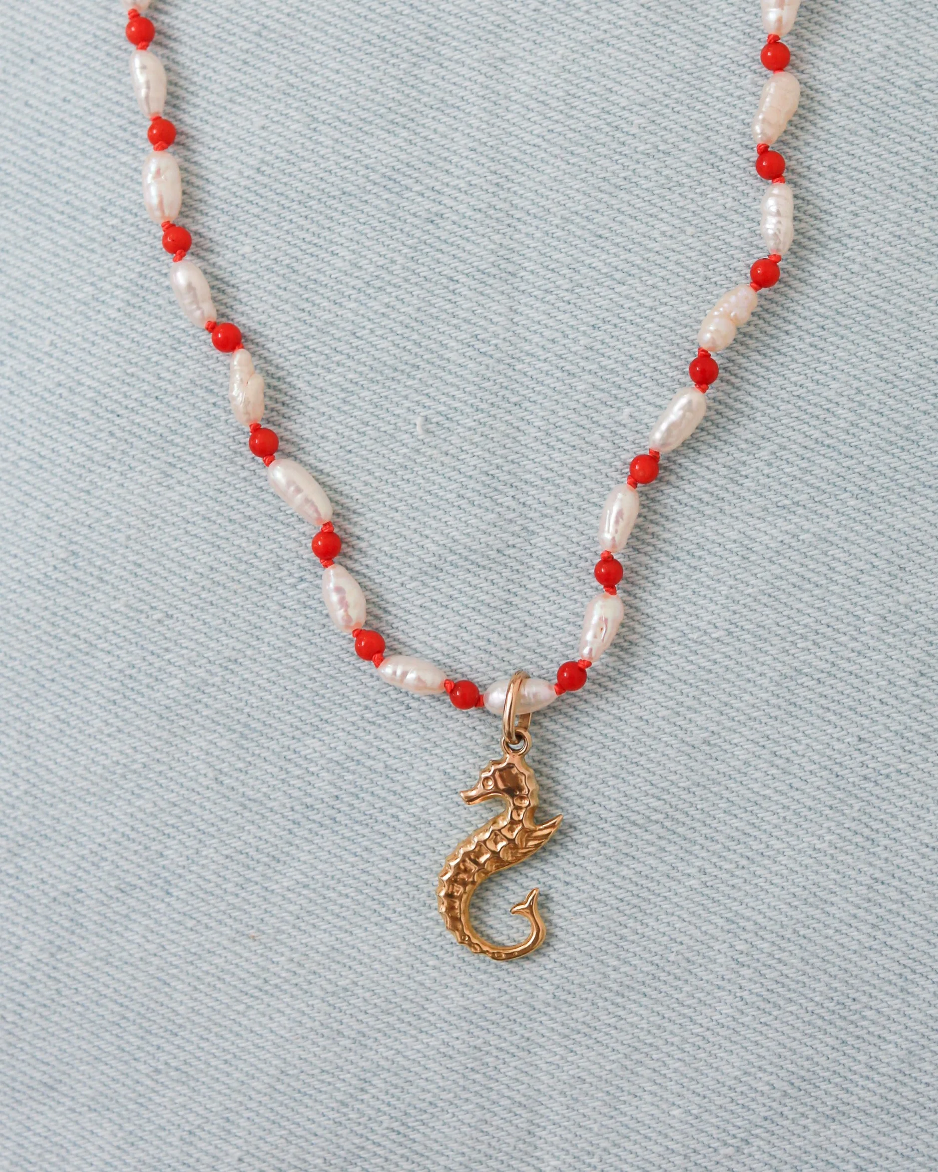 9k seahorse charm