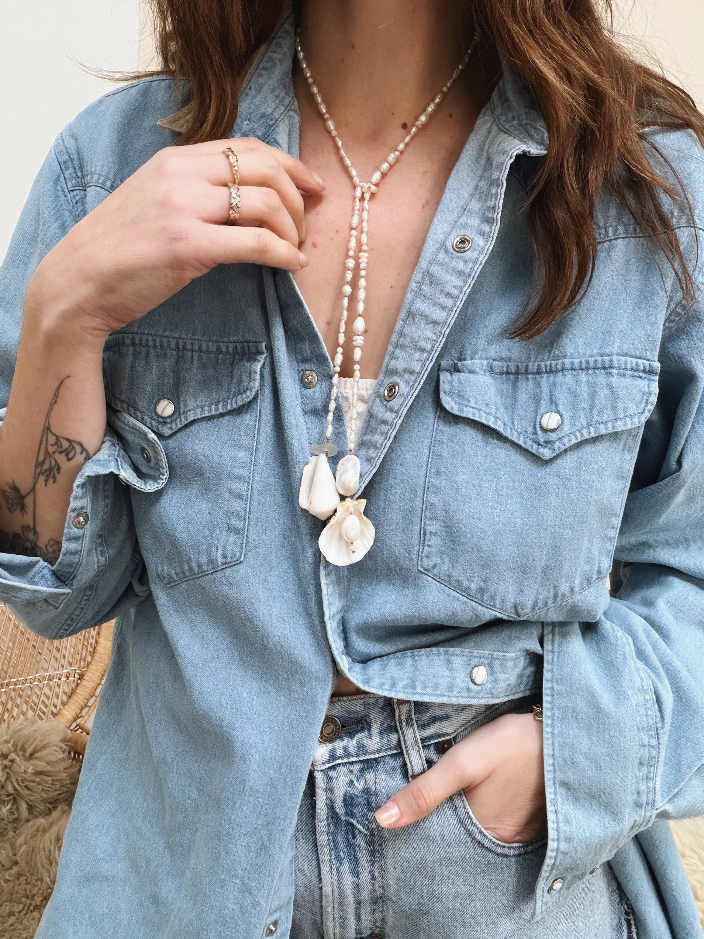 Grande pearl and shell lariat no.3