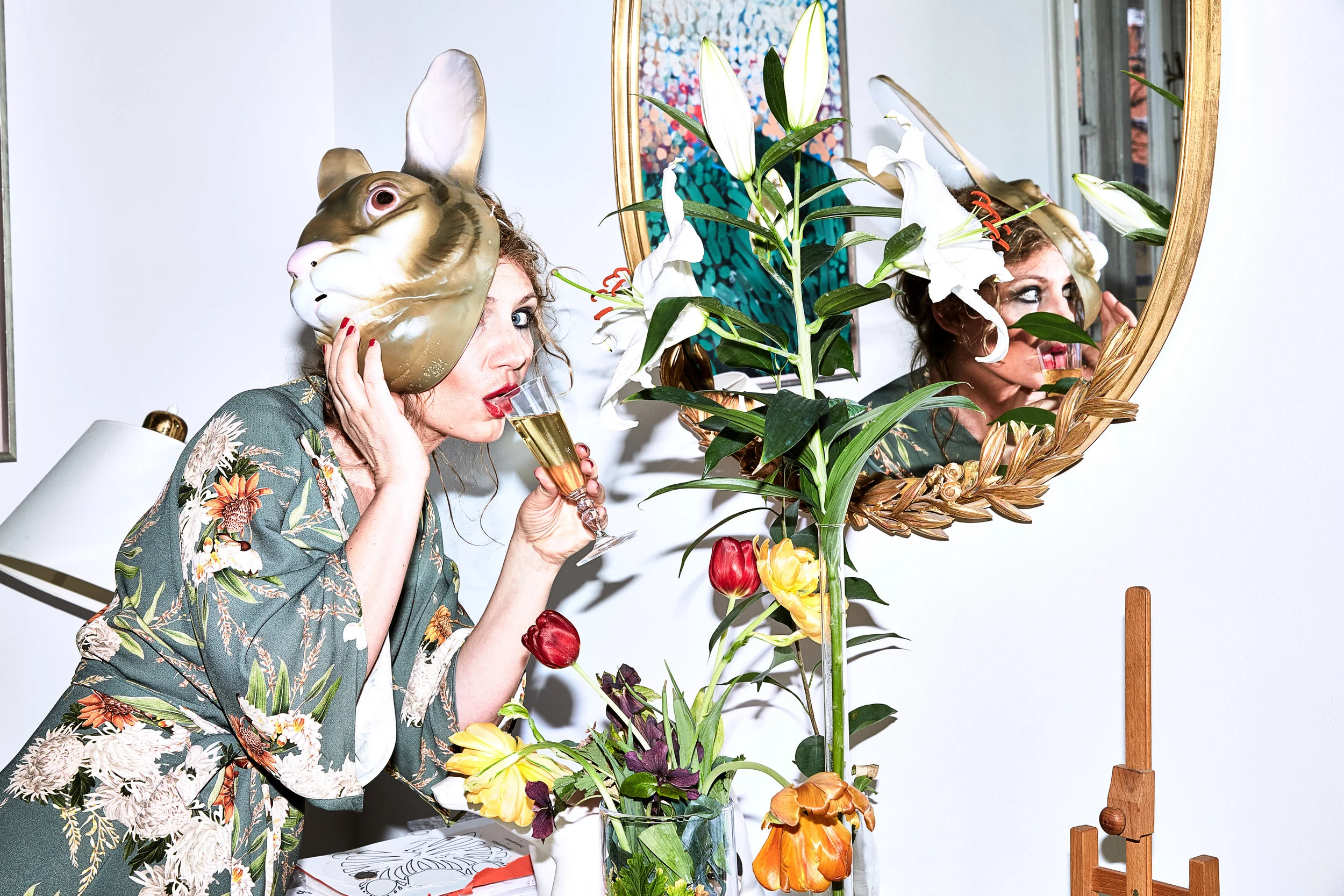 _W4C4607CARO OOPS MIRROR RABBIT 01.jpg