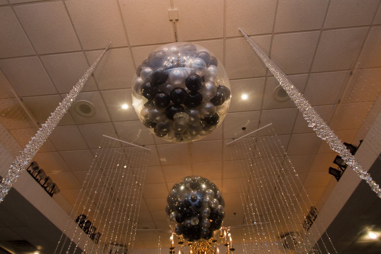 Balloon drop photos by: Alyssa Grace Photography