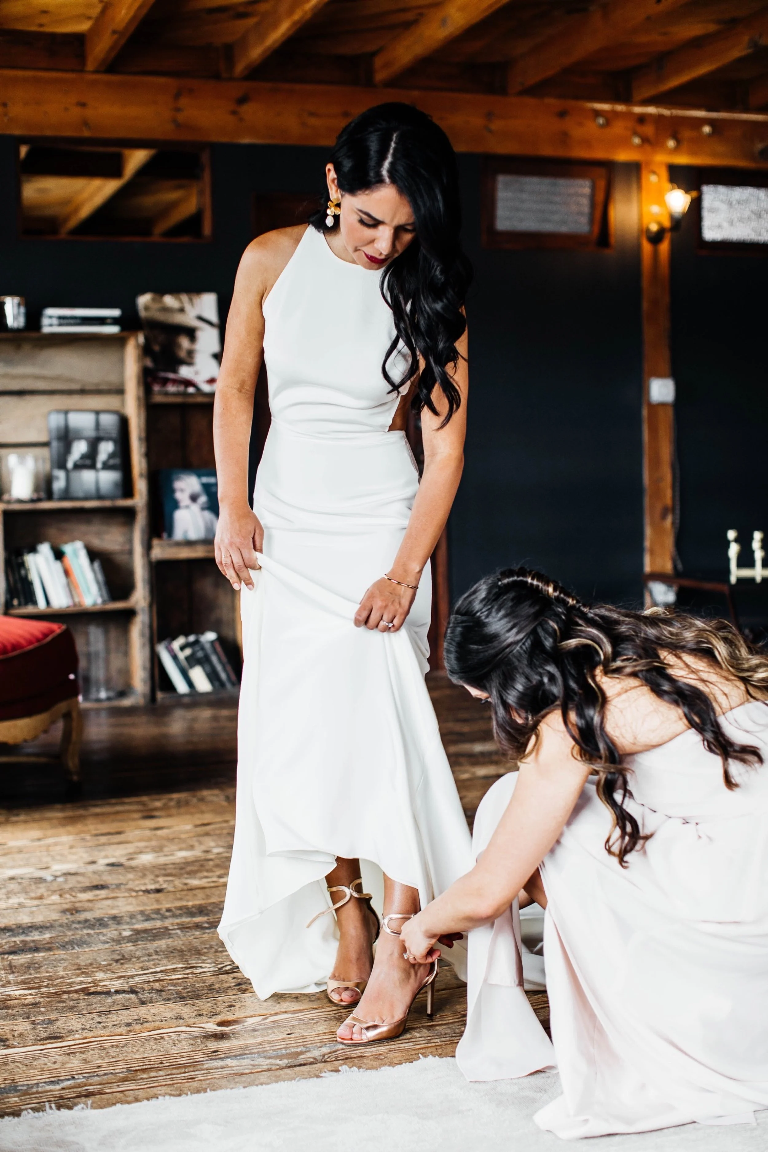 Smoky Hollow Studios Wedding, Sarah Seven Wedding Dress, Bride Getting Ready, Los Angeles Wedding, Los Angeles Wedding Photographer, Los Angeles Wedding Photos, Los Angeles Wedding Photography, DTLA Wedding, California Wedding Photographer, California Wedding Photography, California Wedding Photos, SoCal Wedding Photographer, SoCal Wedding Photos, SoCal Wedding Photography, Los Angeles Wedding Inspo, Destination Wedding California, Hipster Wedding, Modern Elegant Wedding, Warehouse Wedding
