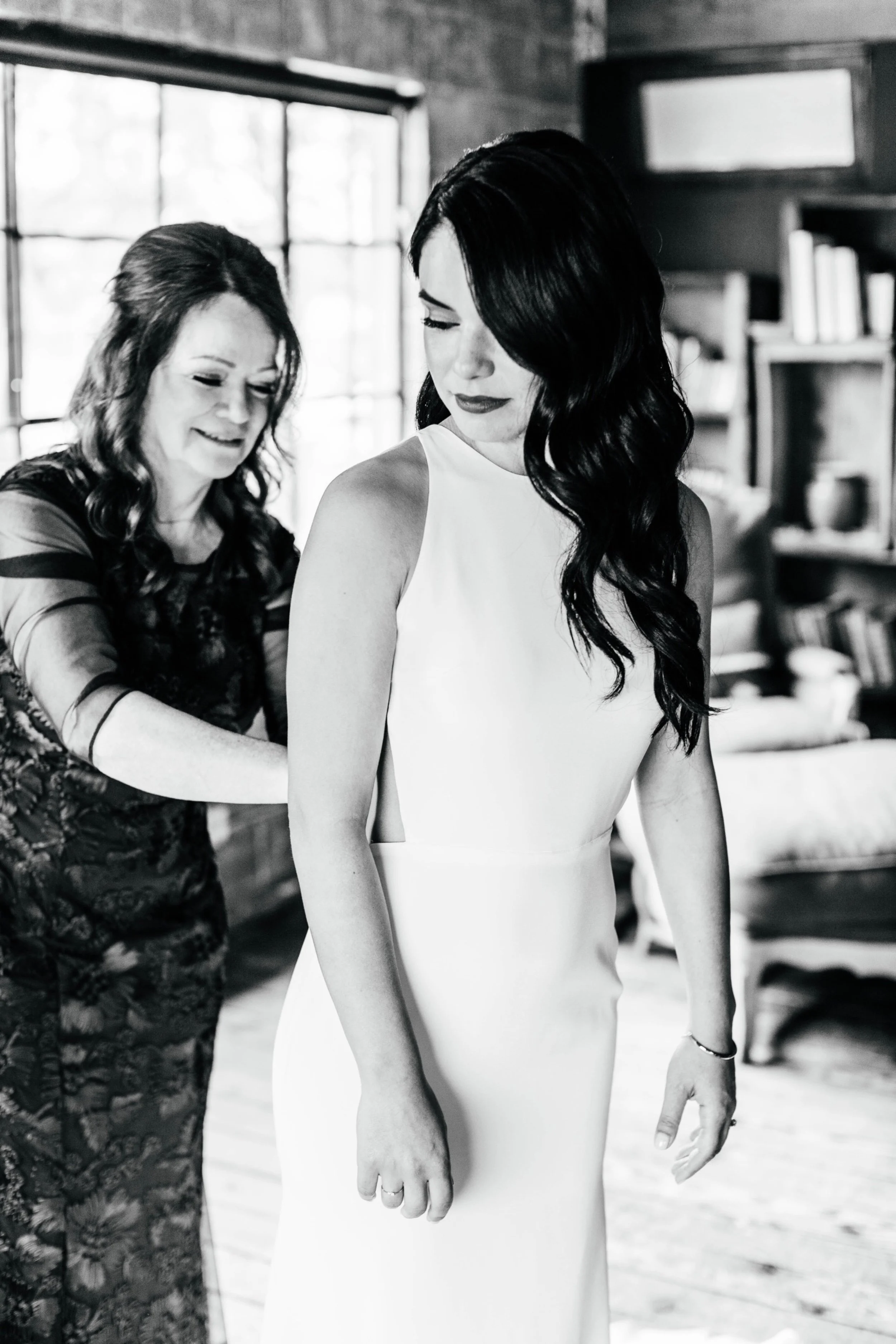 Smoky Hollow Studios Wedding, Sarah Seven Wedding Dress, Mom Zipping Dress, Los Angeles Wedding, Los Angeles Wedding Photographer, Los Angeles Wedding Photos, Los Angeles Wedding Photography, DTLA Wedding, California Wedding Photographer, California Wedding Photography, California Wedding Photos, SoCal Wedding Photographer, SoCal Wedding Photos, SoCal Wedding Photography, Los Angeles Wedding Inspo, Destination Wedding California, Hipster Wedding, Modern Elegant Wedding, Warehouse Wedding