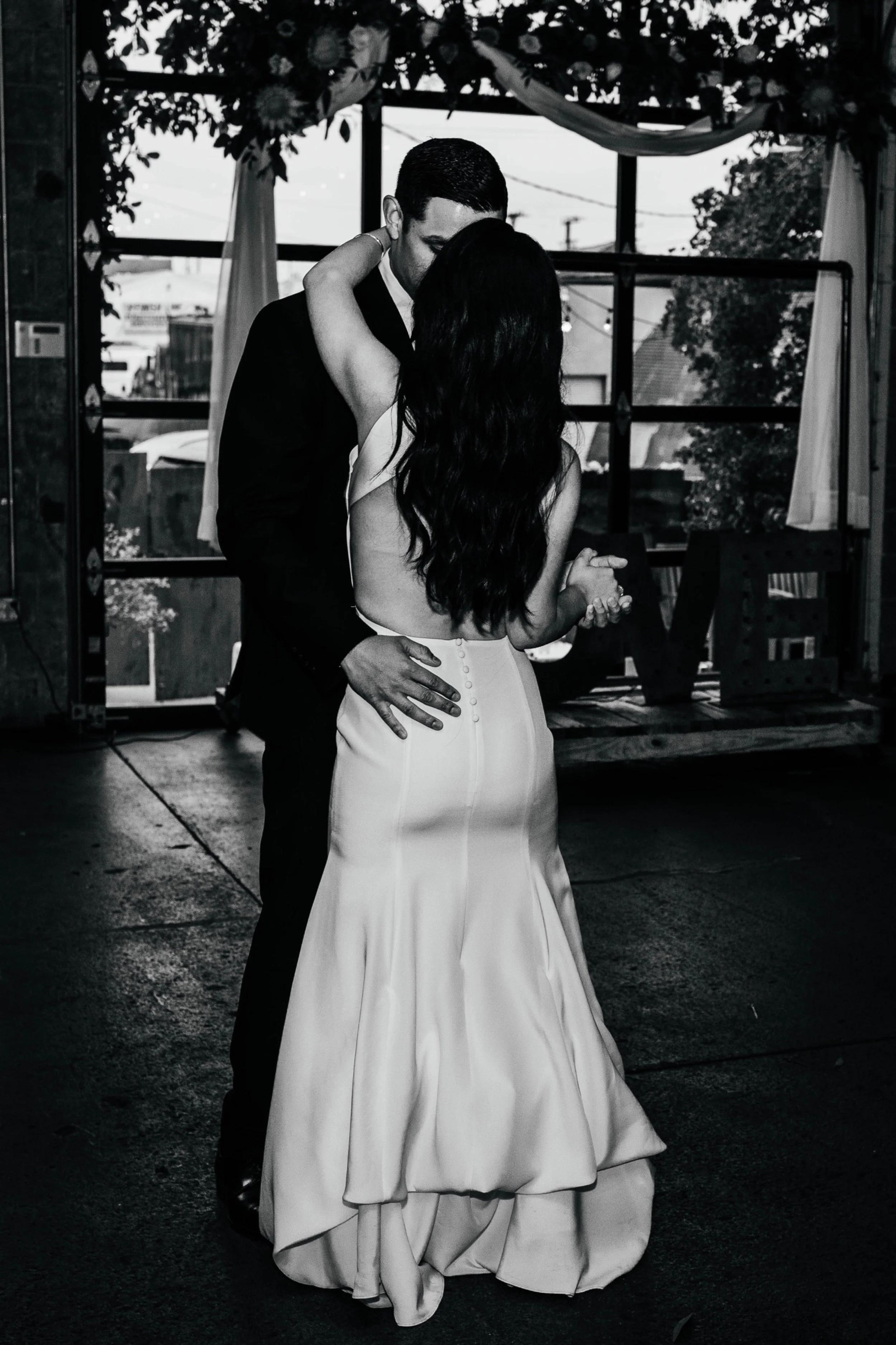 Smoky Hollow Studios Wedding, First Dance, Bride and Groom, Los Angeles Wedding, Los Angeles Wedding Photographer, Los Angeles Wedding Photos, Los Angeles Wedding Photography, DTLA Wedding, California Wedding Photographer, California Wedding Photography, California Wedding Photos, SoCal Wedding Photographer, SoCal Wedding Photos, SoCal Wedding Photography, Los Angeles Wedding Inspo, Destination Wedding California, Biracial Couple, Modern Wedding, Warehouse Wedding, Unique Wedding Venue