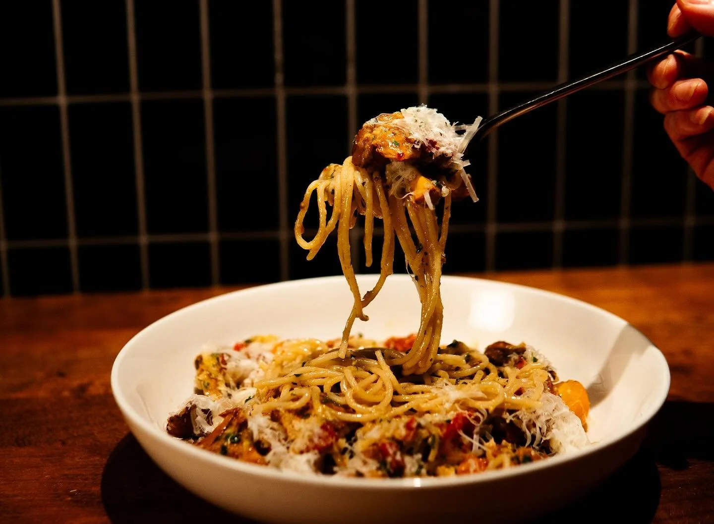 The perfect bite! Come by and try our weekly specials:

🍝 Spaghetti with chanterelle mushrooms and smoked bacon, with cherry tomatoes, white wine, and fresh herbs

🦞 Lobster and chanterelle mushroom risotto, made with lobster bisque, white wine, bu
