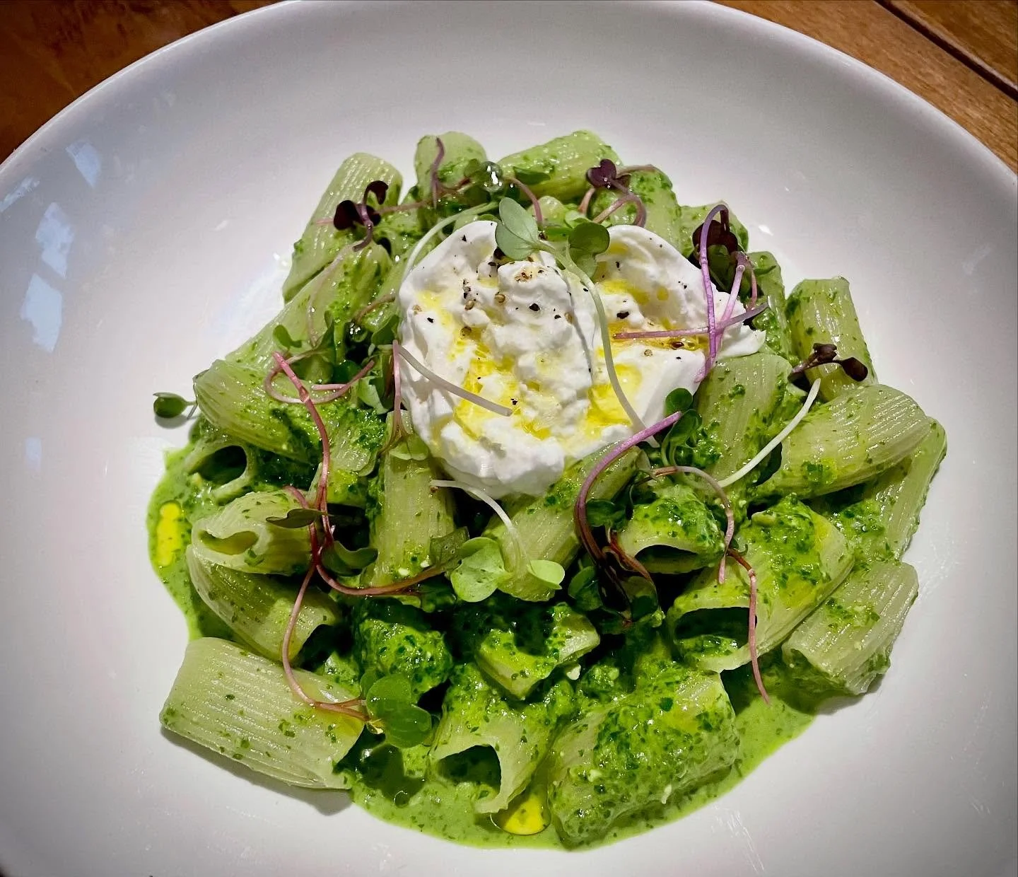 This week&rsquo;s specials!
🍝 Pasta: Rigatoni with arugula pesto and burrata
🍕 Pizza: Arugula pesto, kabocha squash, and goat cheese
🍗 Main: Half roasted chicken with smashed roasted potatoes