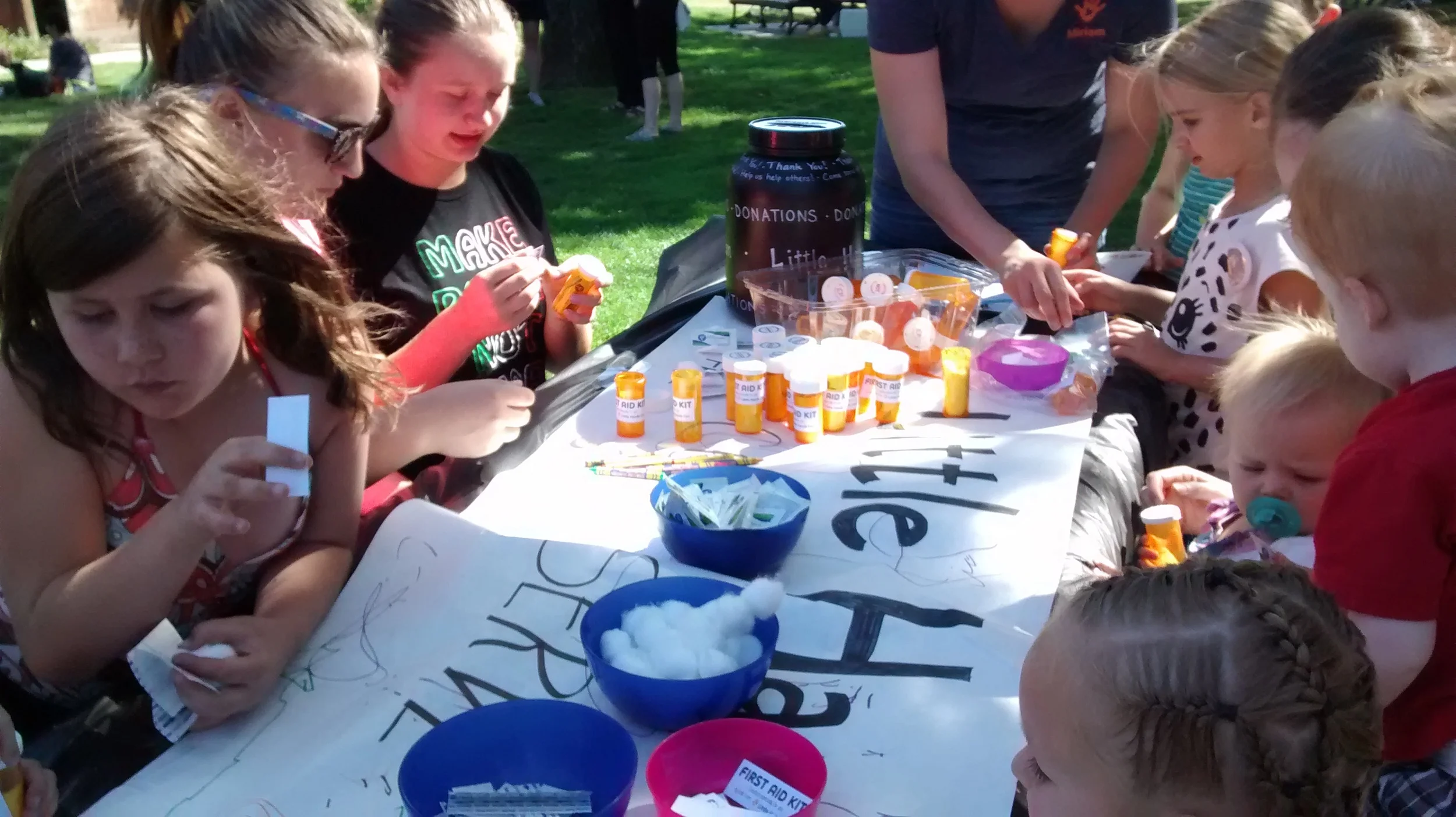 A blurry little photo of our first Little Hands Can event!